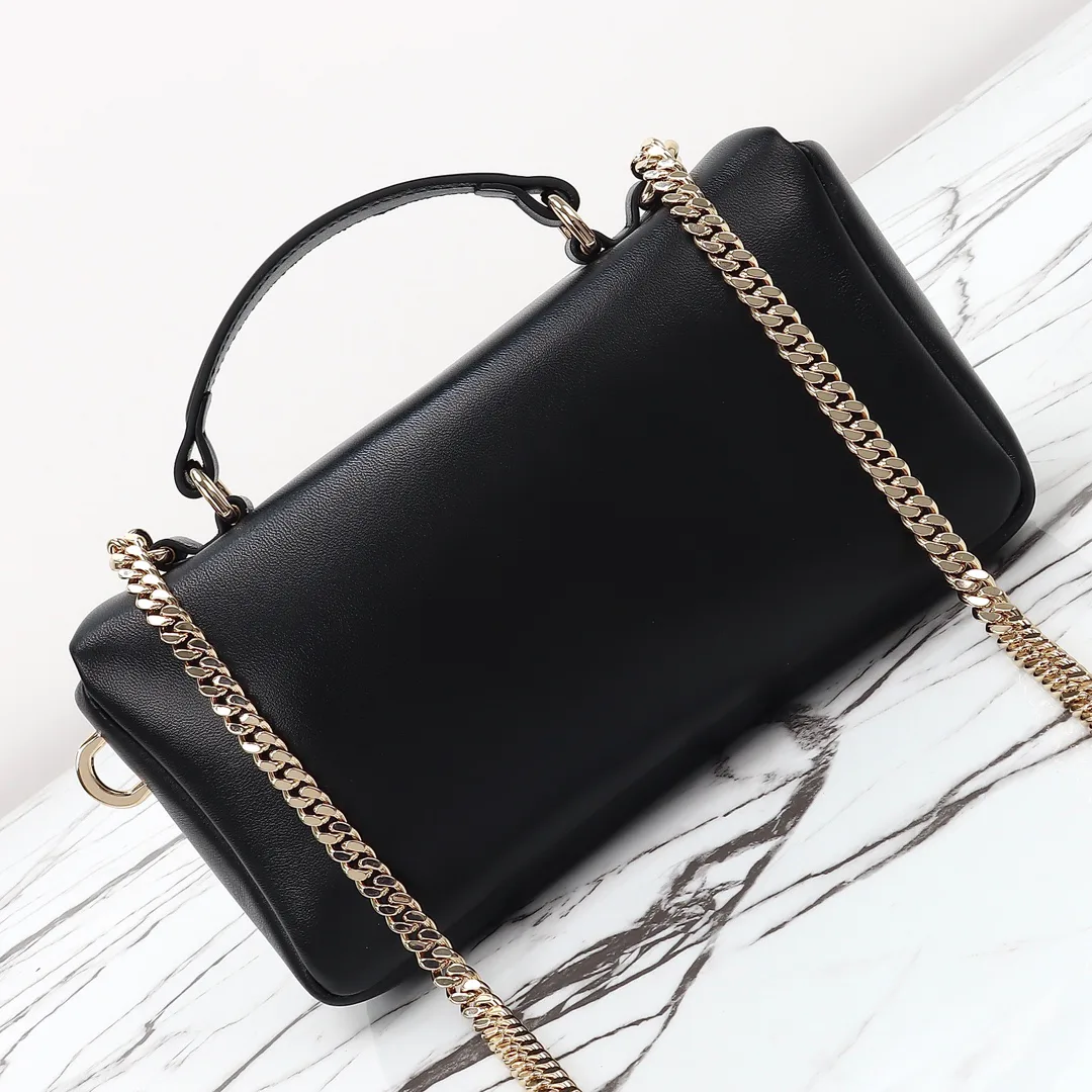 Women's Classic Handbags GUCCI 18210721