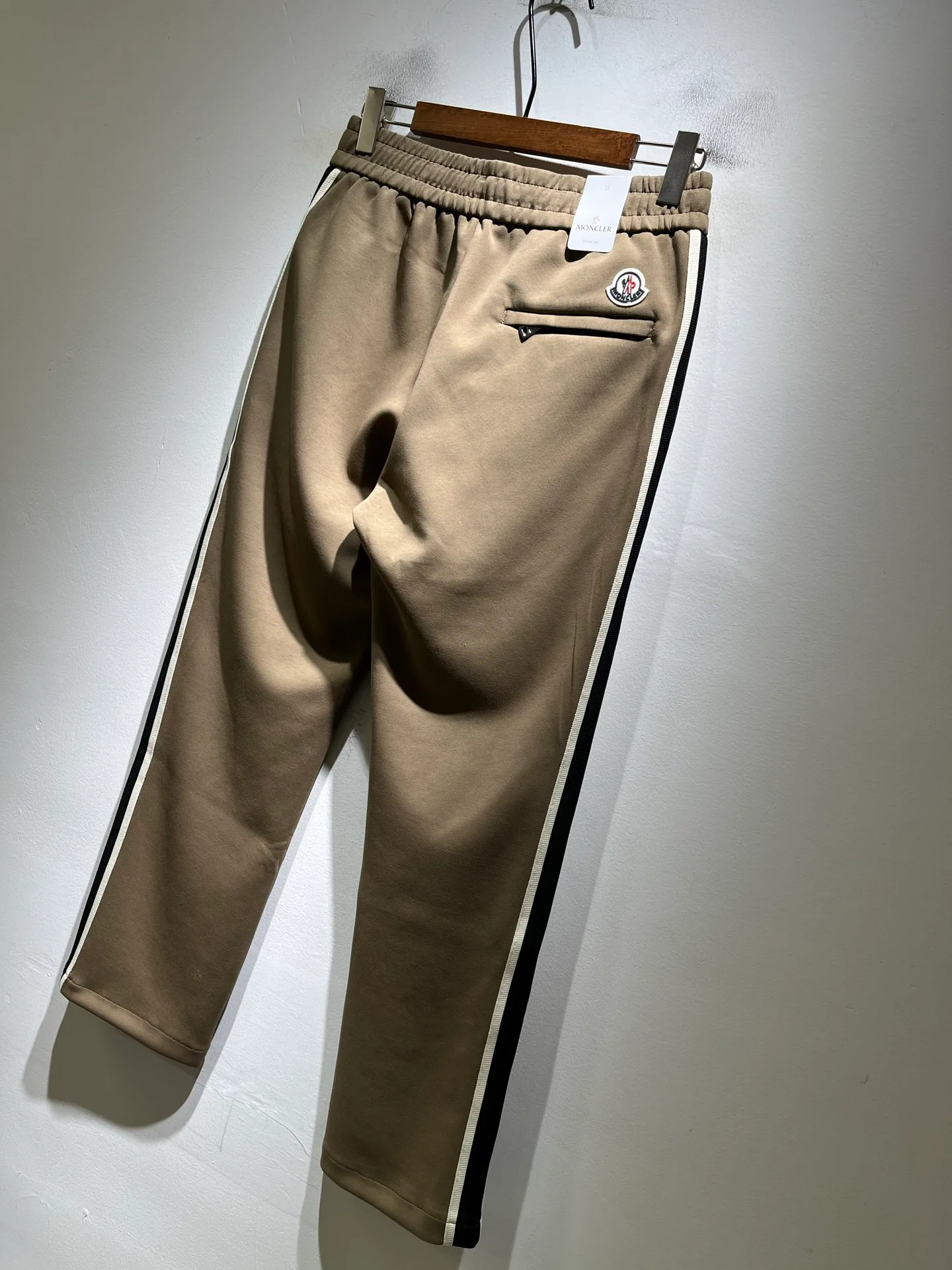 Men's Trousers MONCLER 18343127