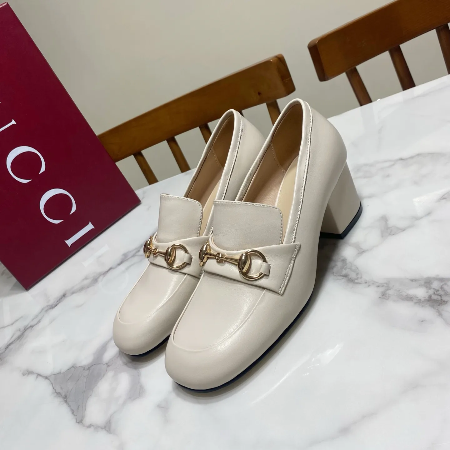 Women's Loafers And Moccasins GUCCI 17570588