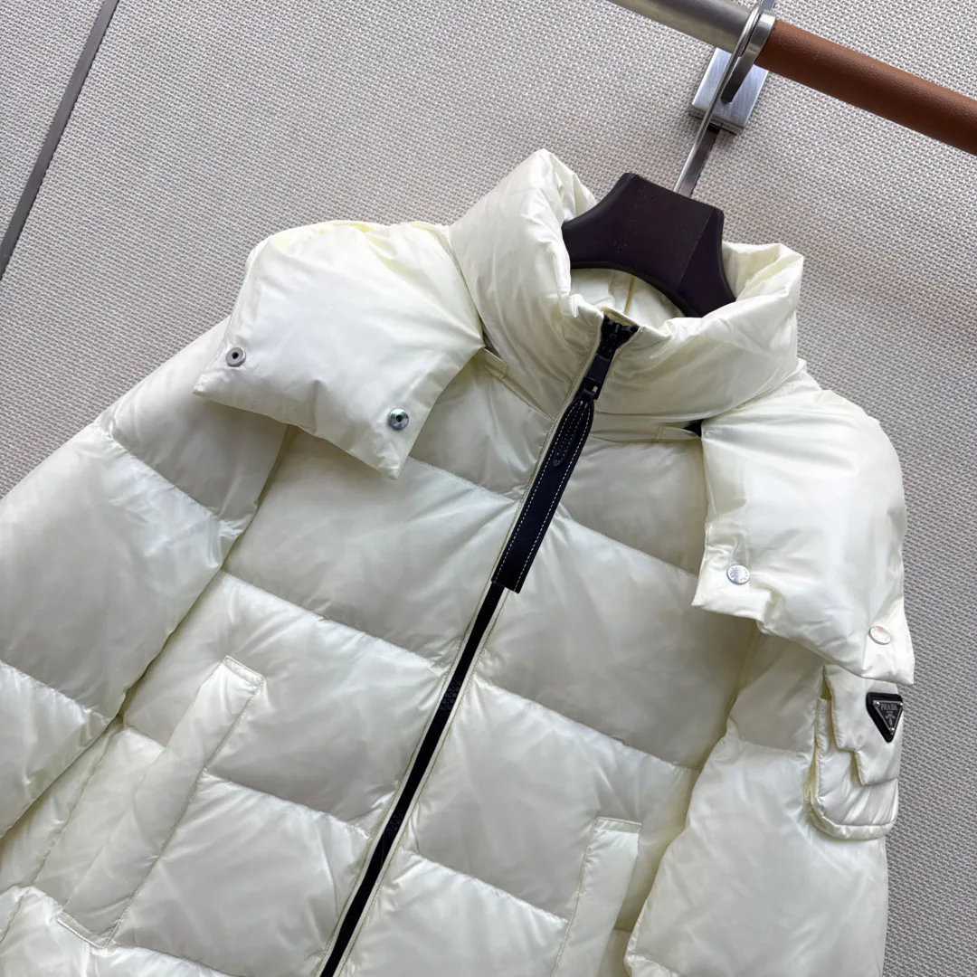 Women's Jackets And Down Jackets PRADA 18398231