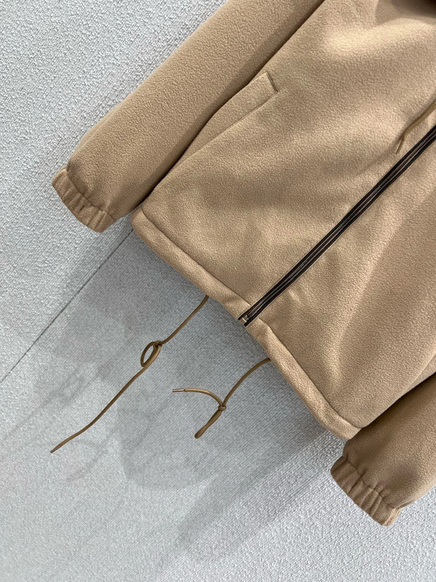 Women's Jackets And Down Jackets PRADA 18141085