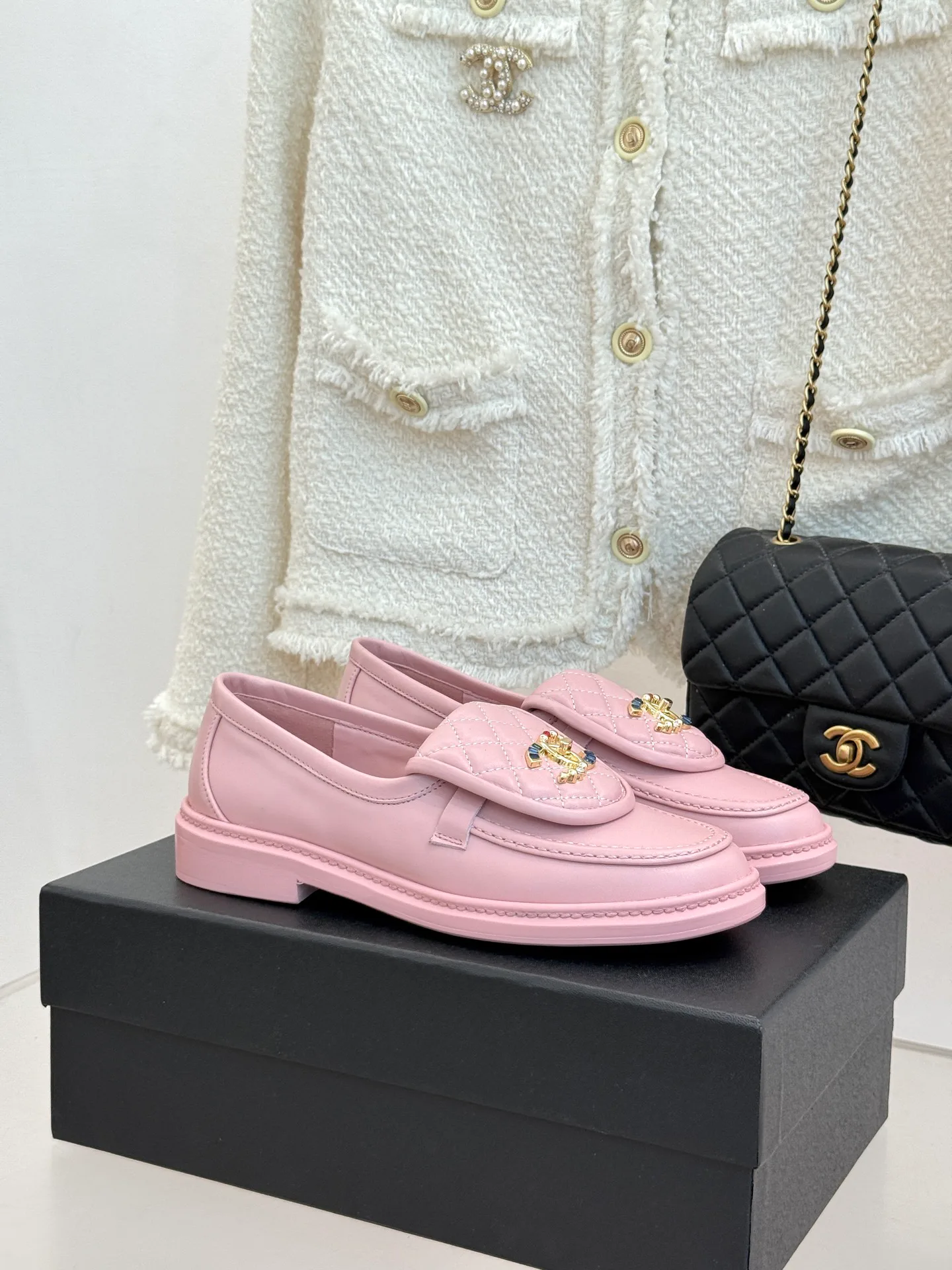 Women's Loafers And Moccasins CHANEL 17336063