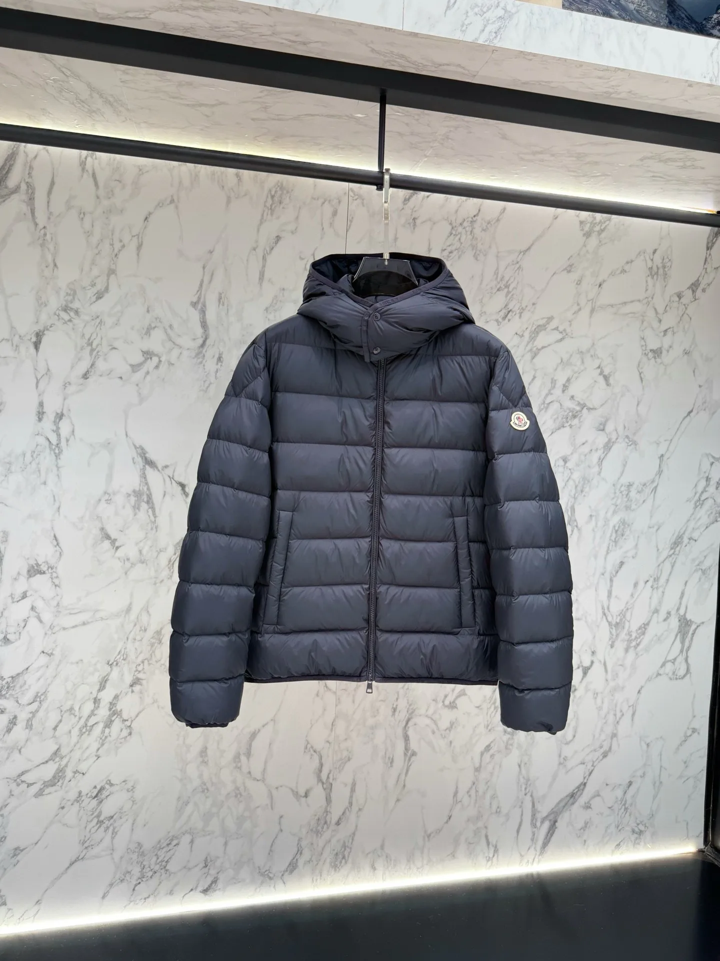 Women's Jackets And Down Jackets MONCLER 18129801