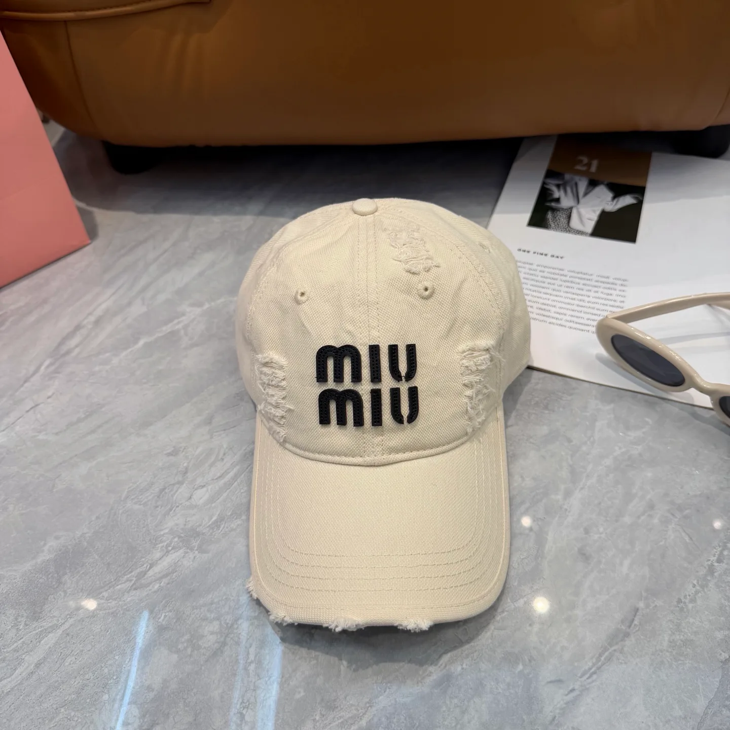 Hats MIU MIU 16853103