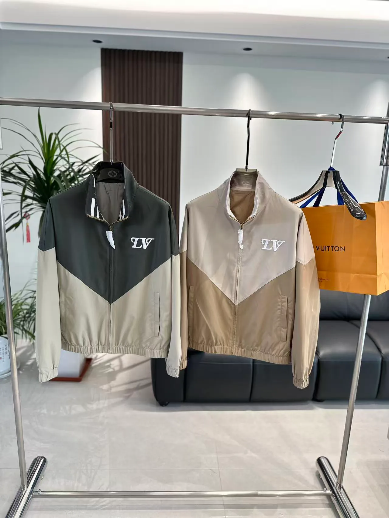 Men's Jackets And Down Jackets LOUIS VUITTON 18140225