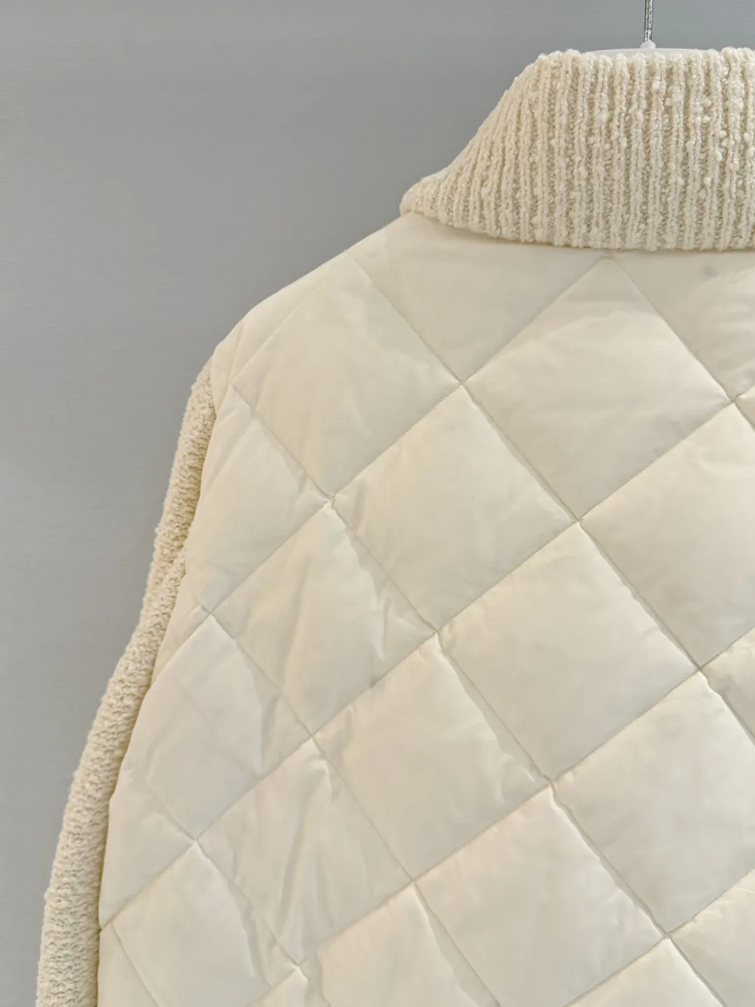 Women's Jackets And Down Jackets MONCLER 18440090