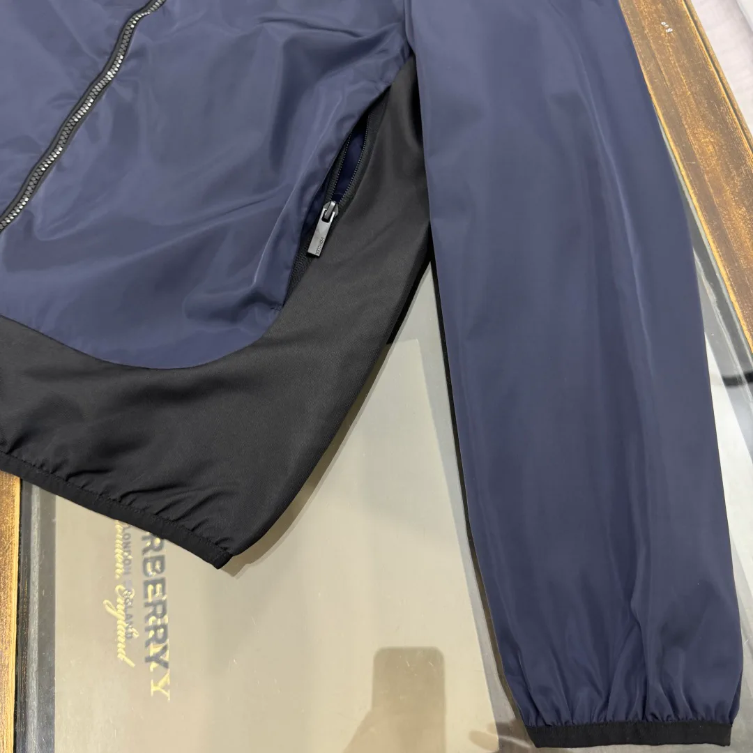 Women's Jackets And Down Jackets MONCLER 18002121
