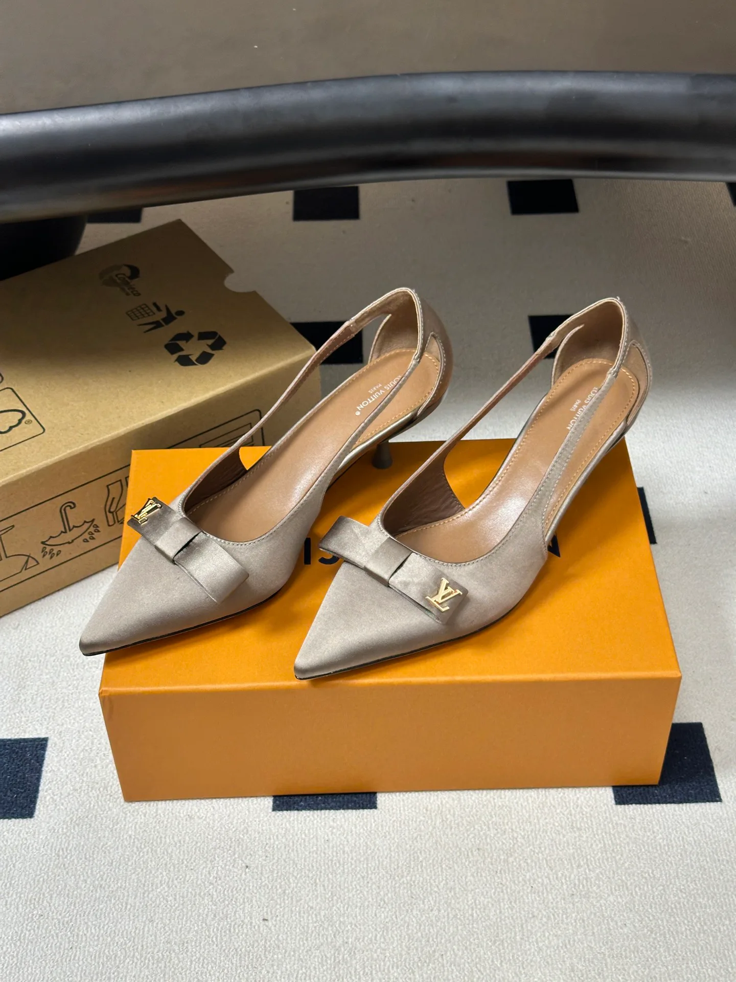 Women's Heels LOUIS VUITTON 17768186