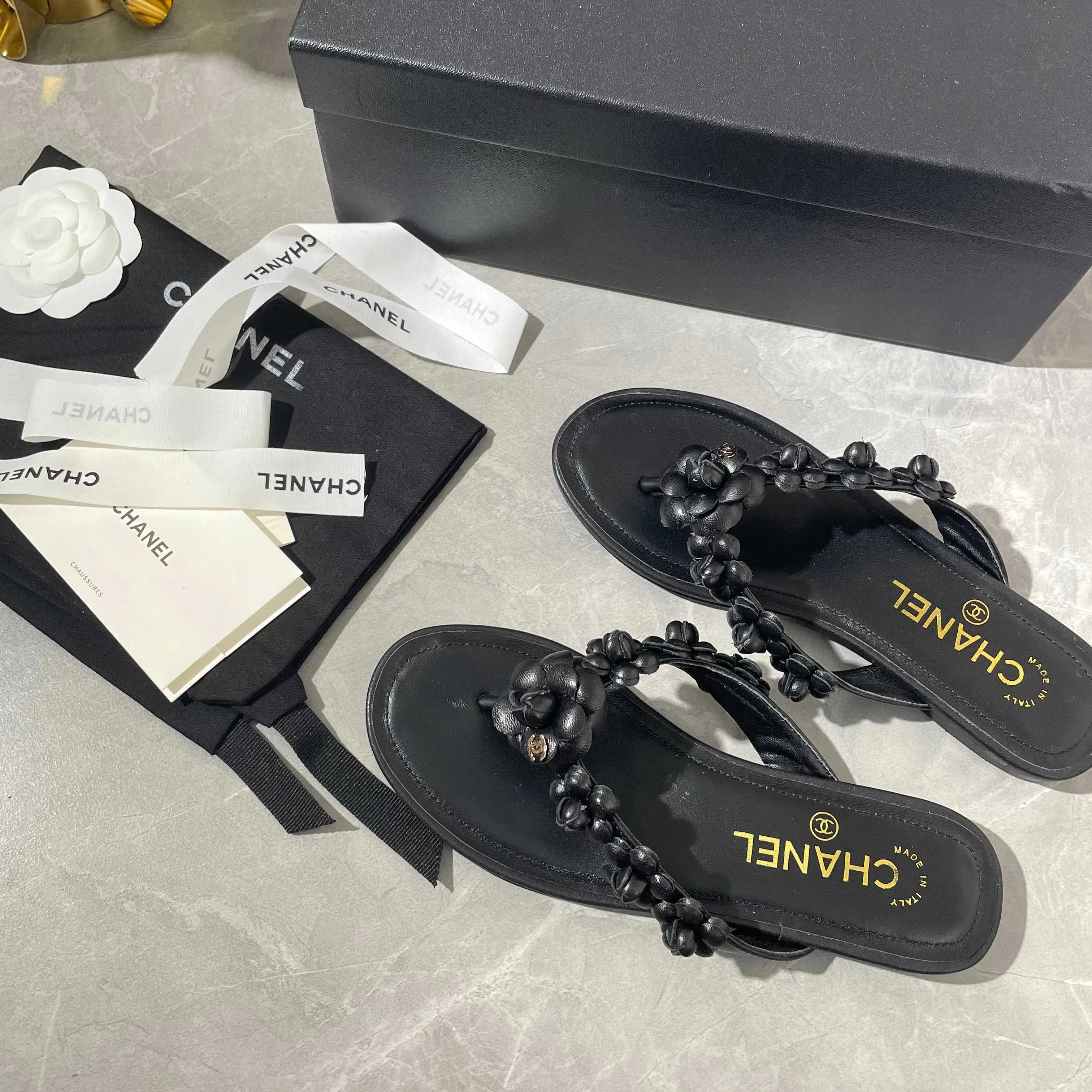 Women's Flip-Flops CHANEL 17947070