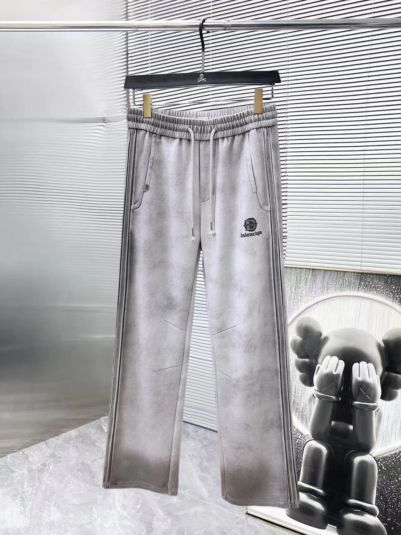 Men's Trousers BALENCIAGA 18197344