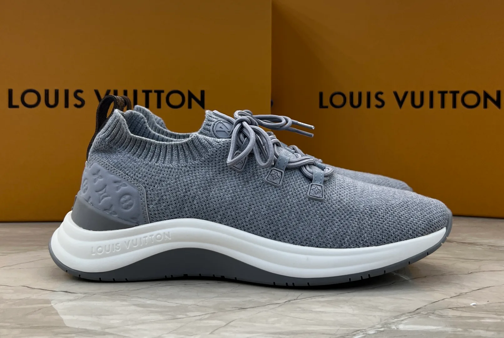 Men's Sneakers LOUIS VUITTON 18227064