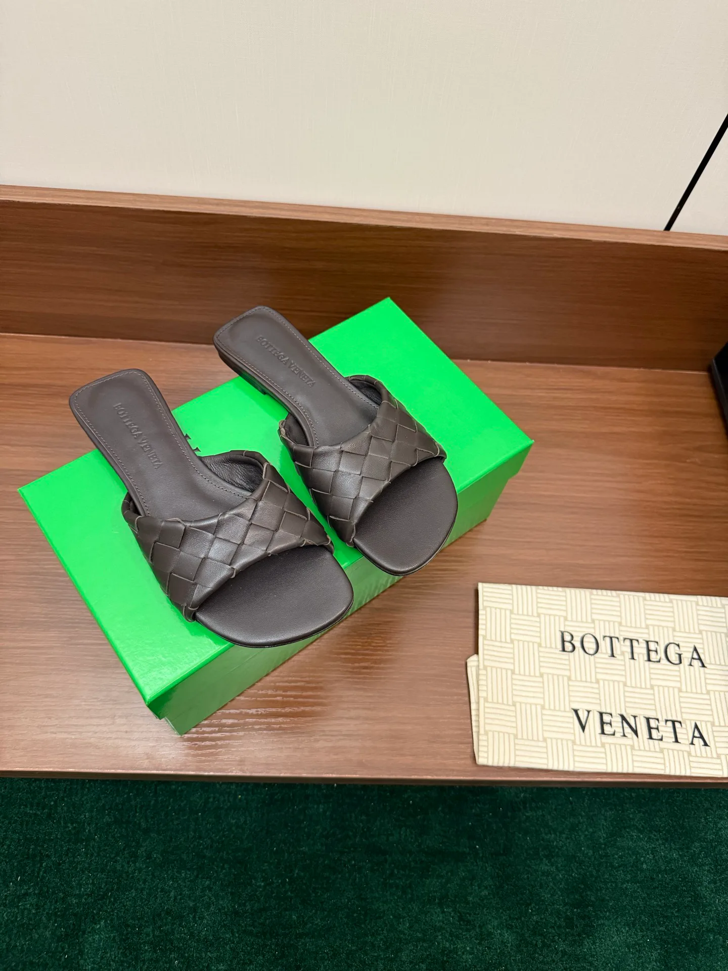 Women's Mules And Clogs BOTTEGA VENETA 17808592