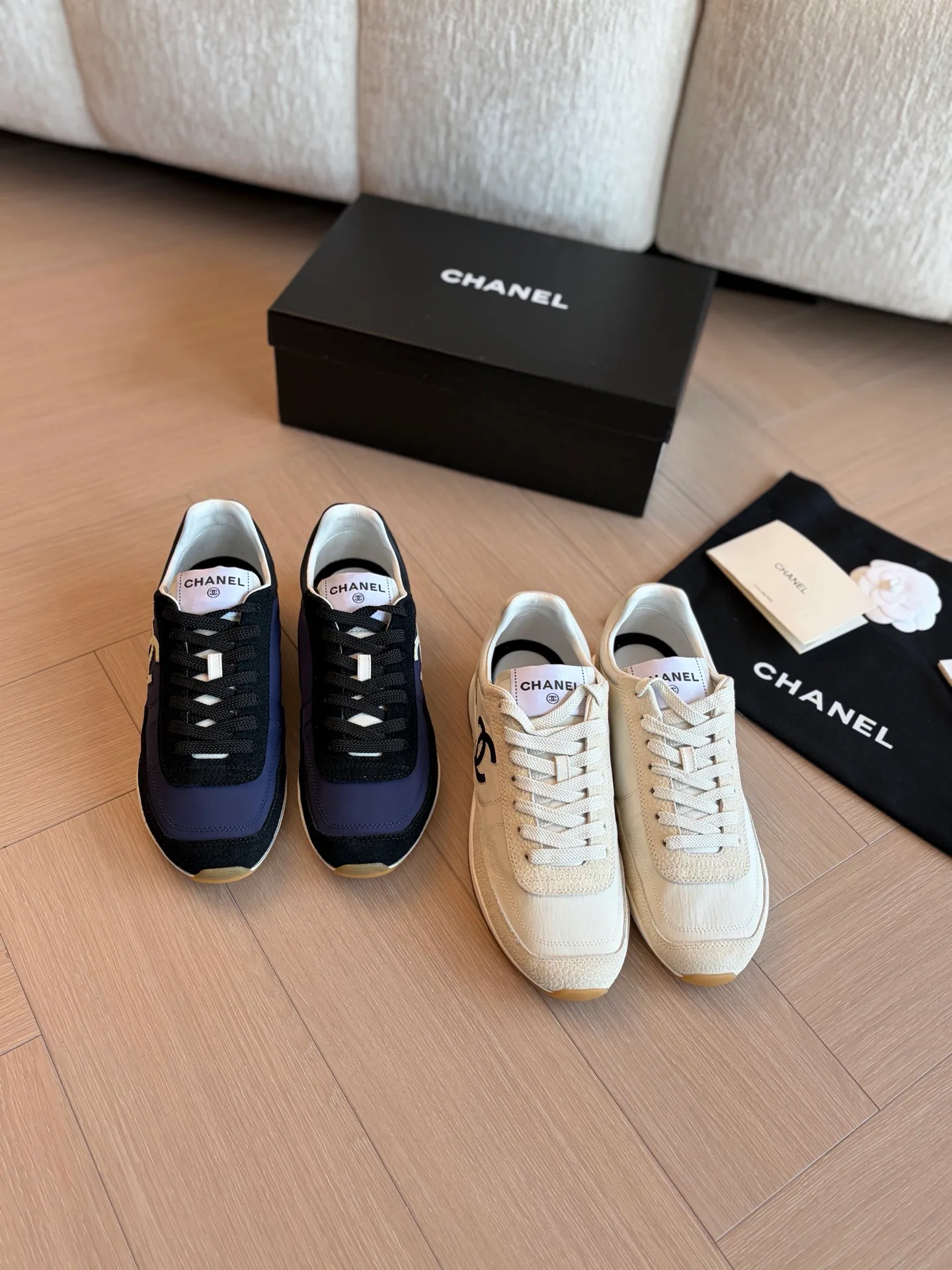 Women's Sneakers CHANEL 18063706