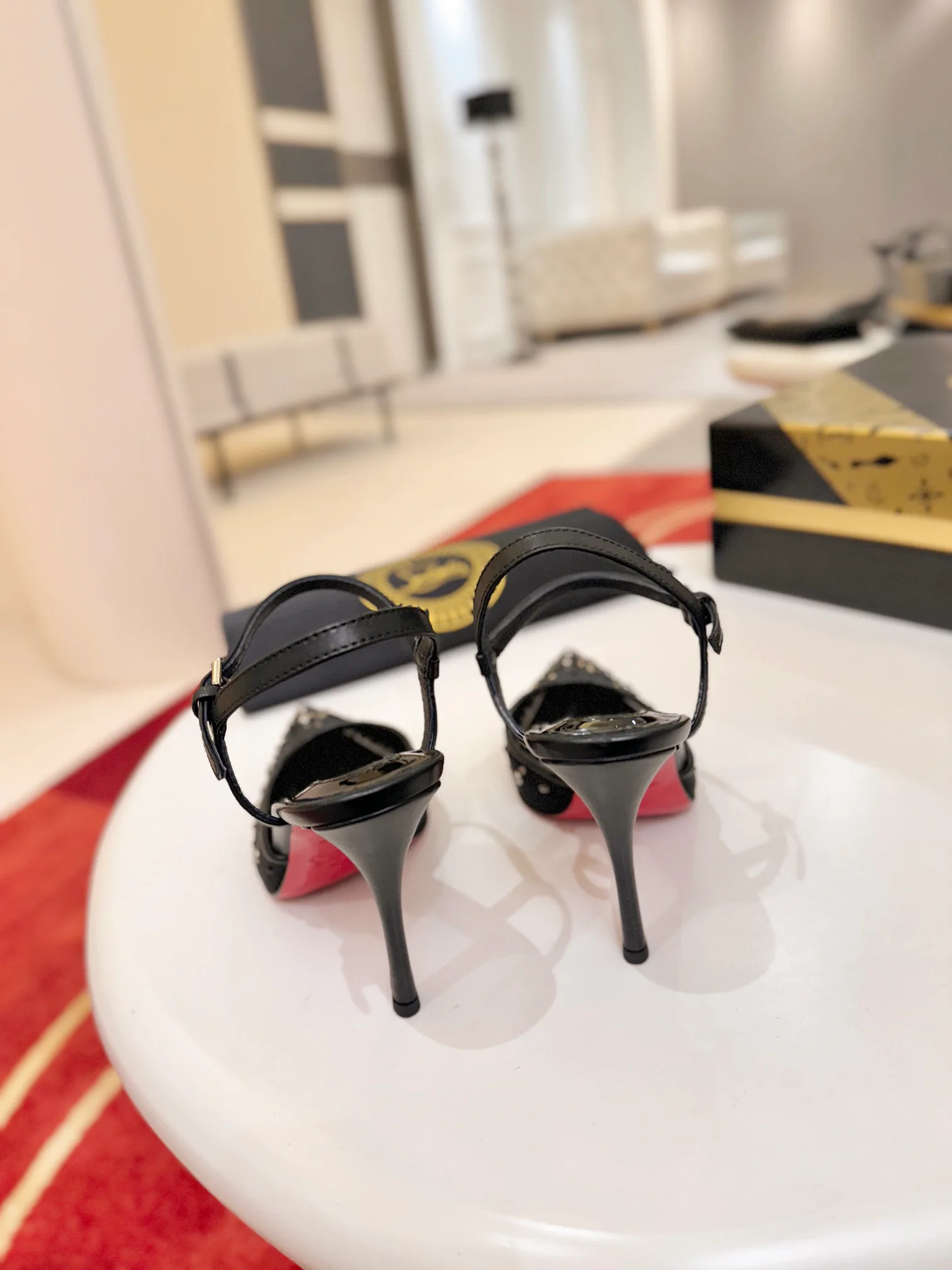 Women's Heels CHRISTIAN LOUBOUTIN 17163238