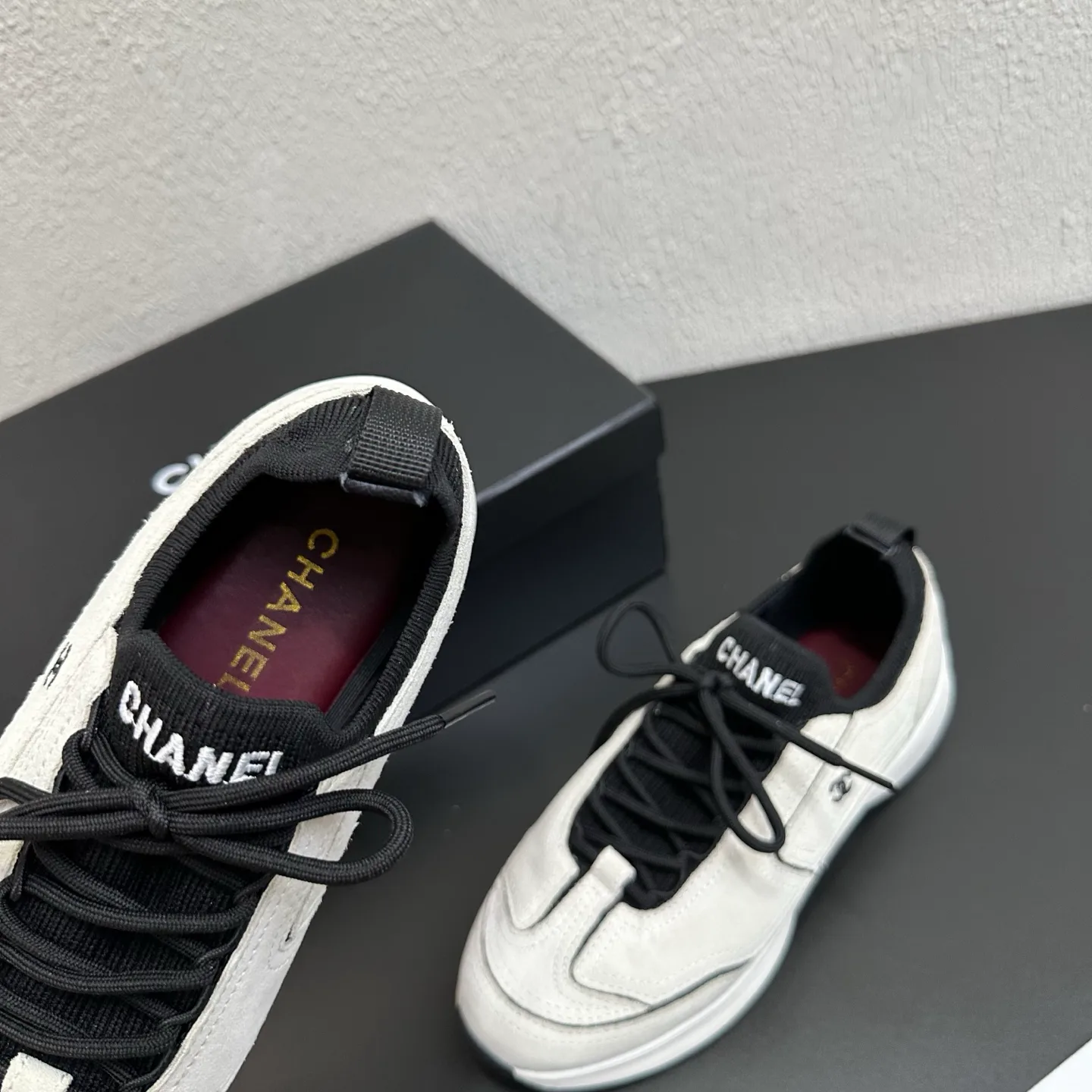 Women's Sneakers CHANEL 17934452