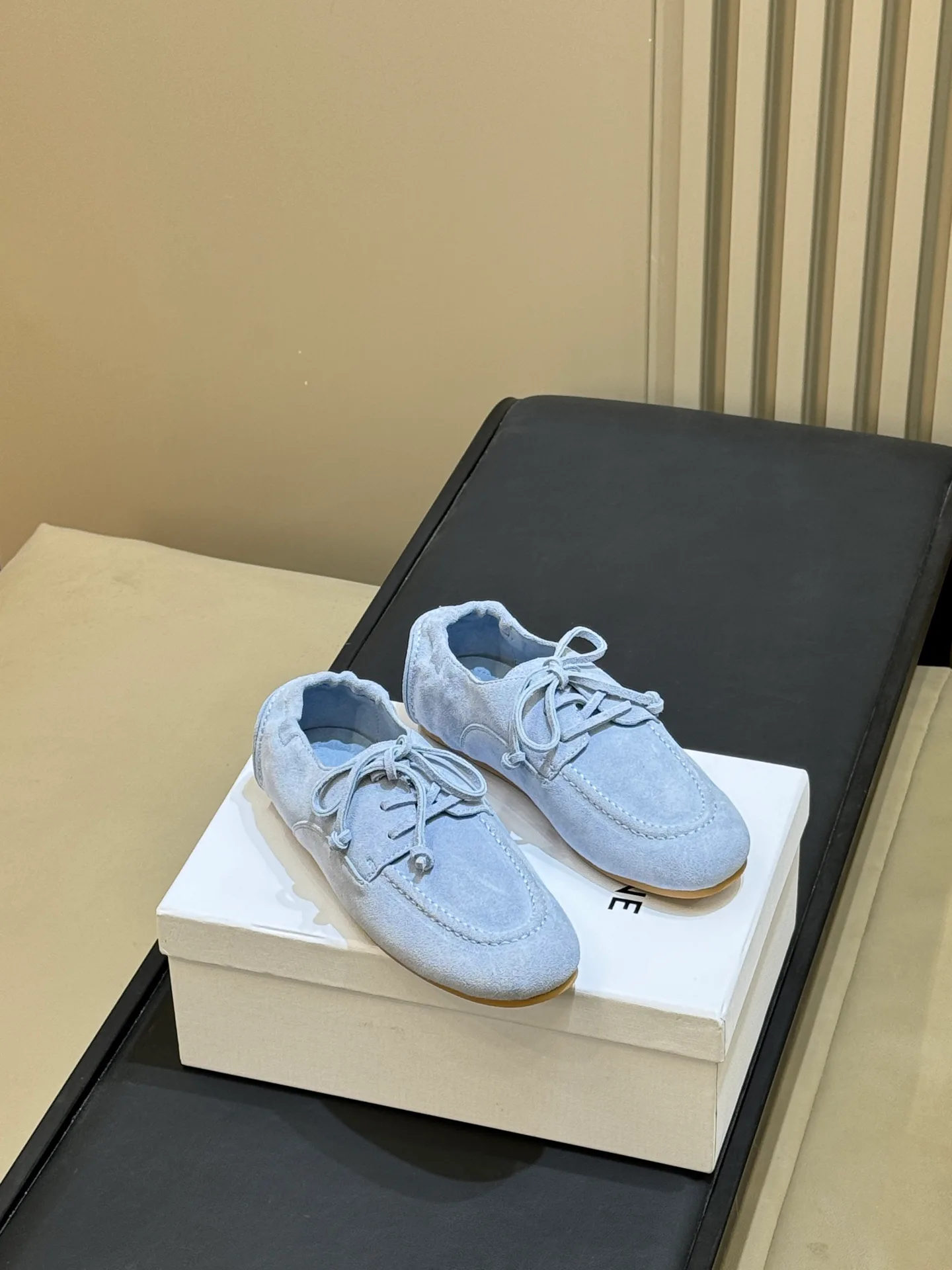 Women's Loafers And Moccasins CELINE 18073386
