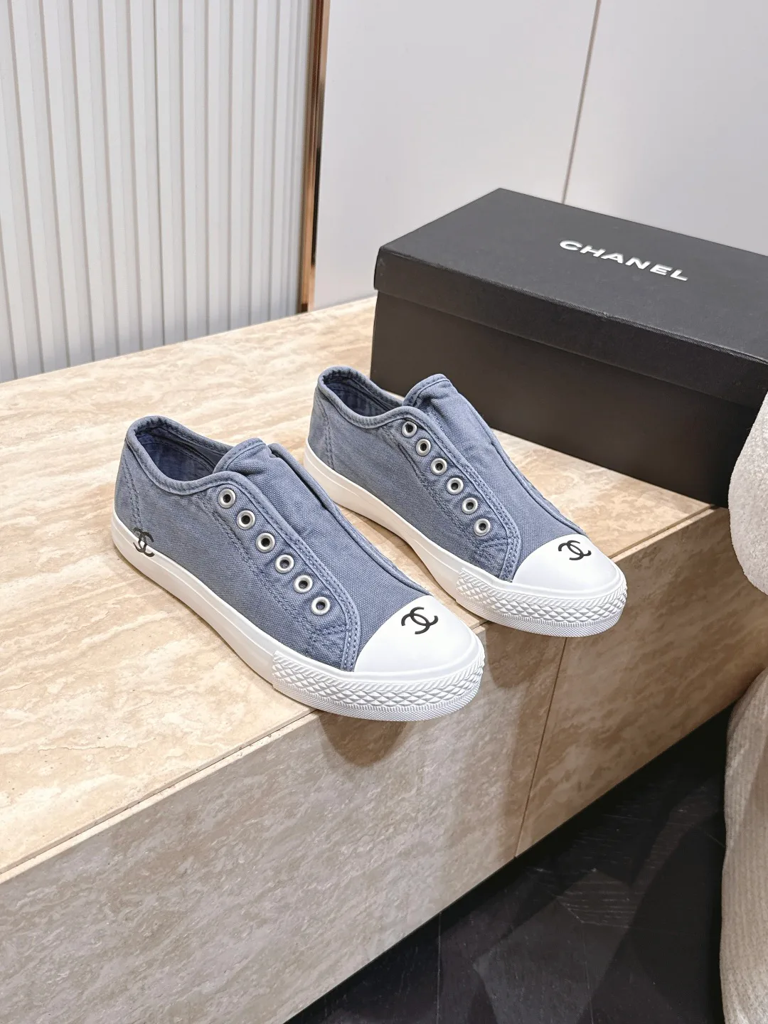 Women's Canvas Shoes CHANEL 18025817