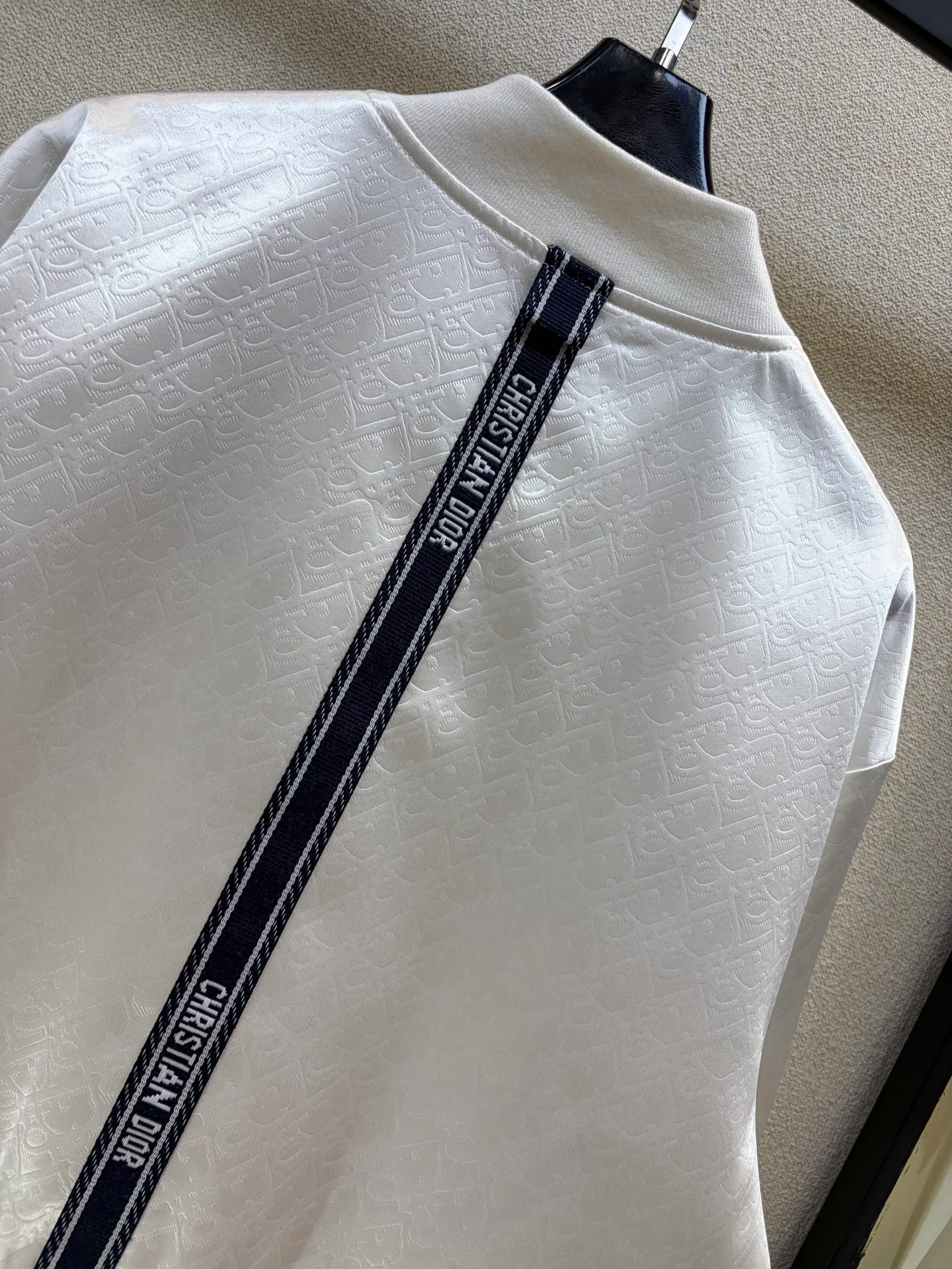 Куртки И Пуховики Женские Christian Dior 18605930