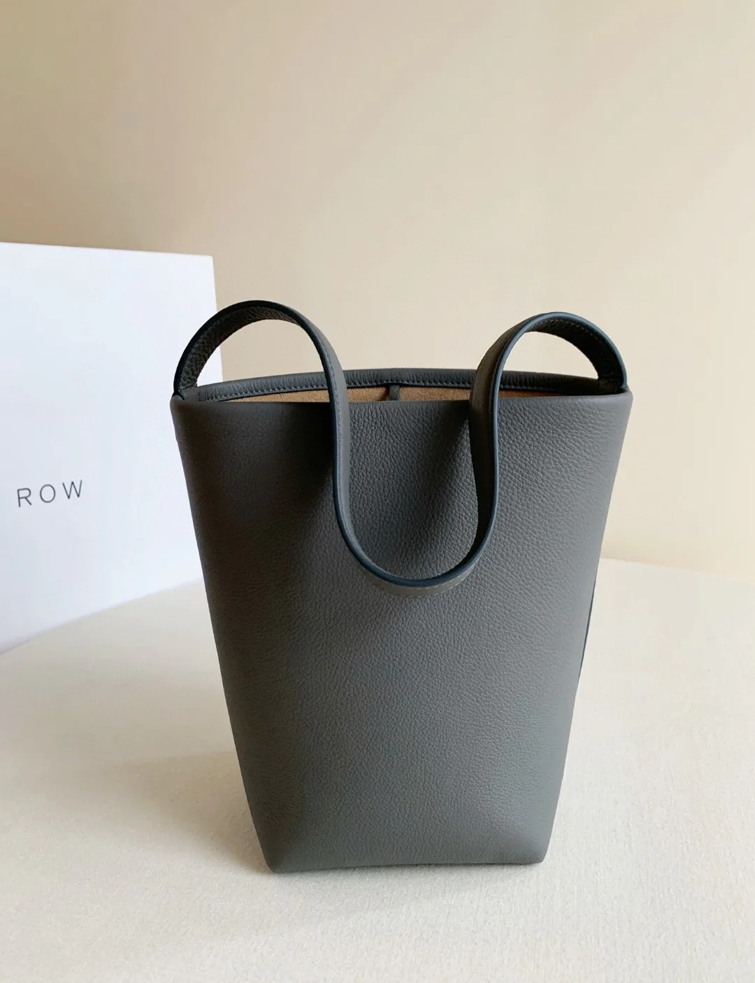 Women's Classic Handbags THE ROW 18070666