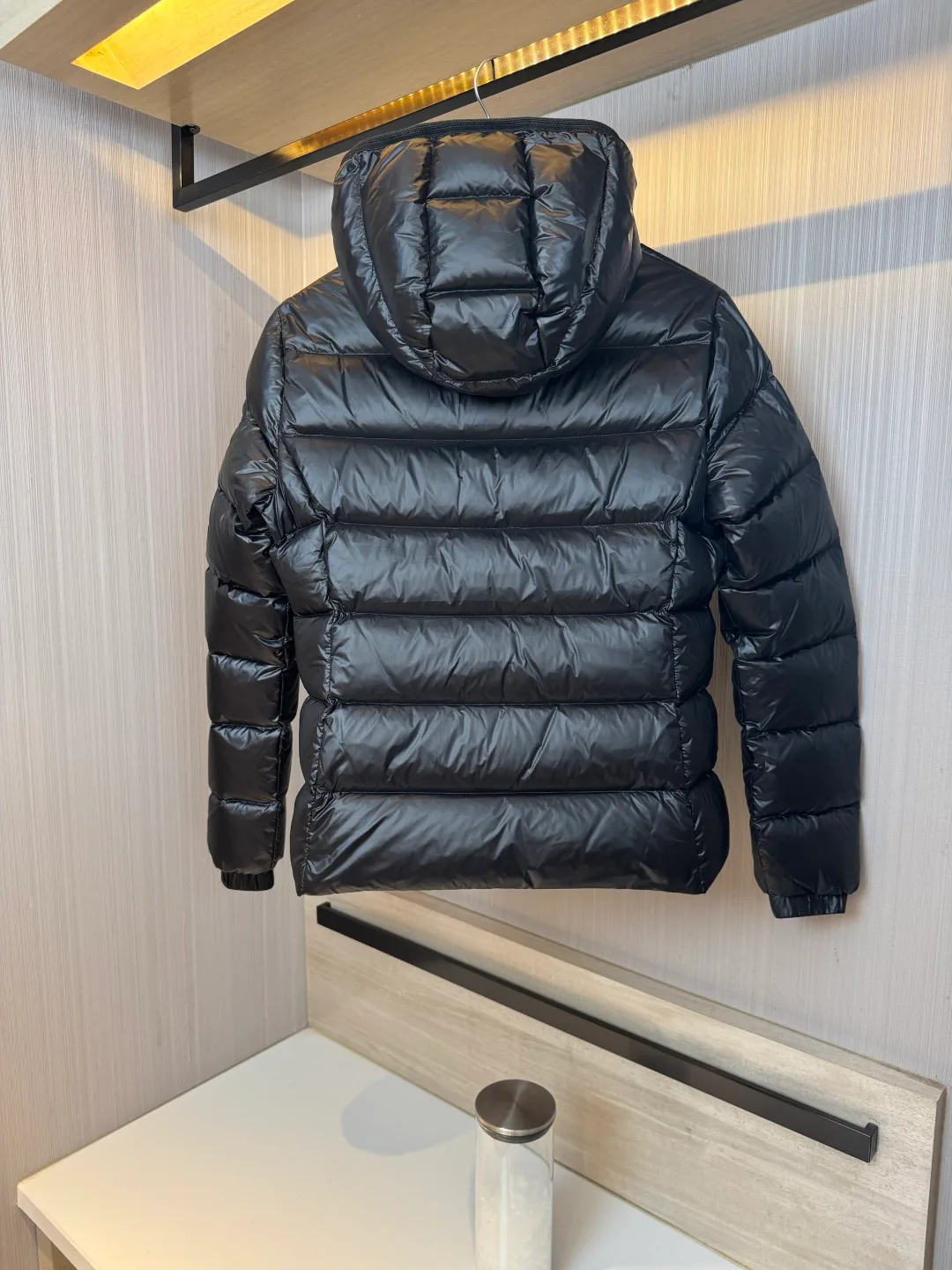 Women's Jackets And Down Jackets MONCLER 17940898