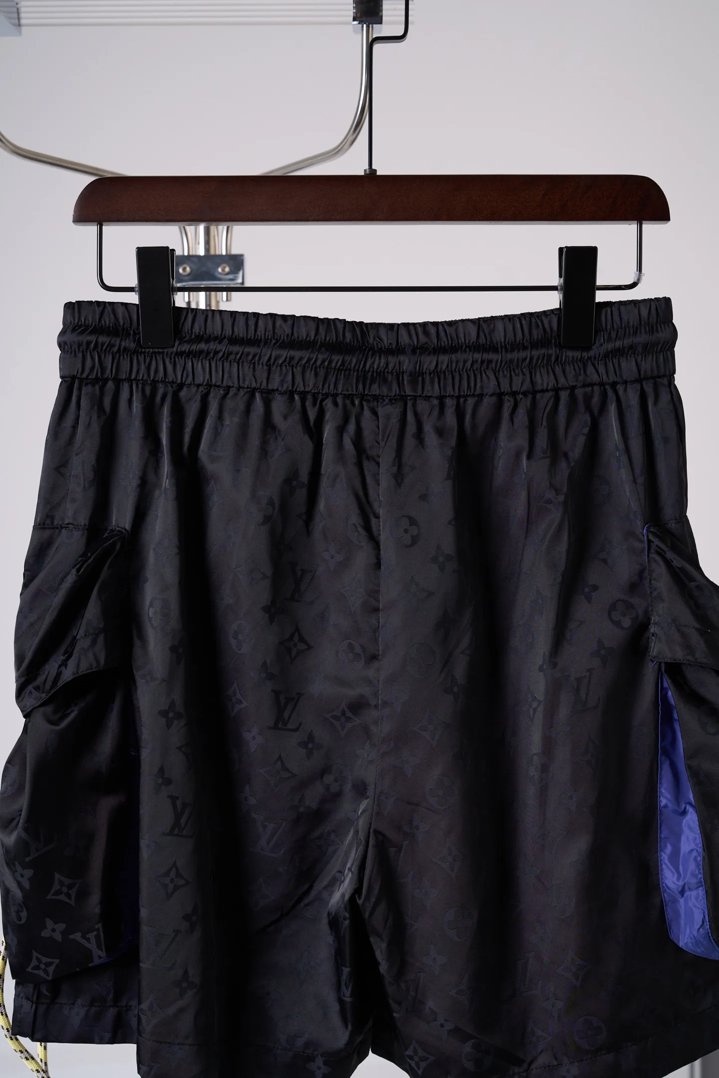 Men's Shorts LOUIS VUITTON 18179054