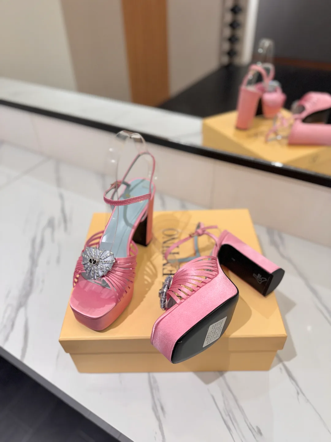 Women's Open-Toe Sandals VALENTINO 18134891