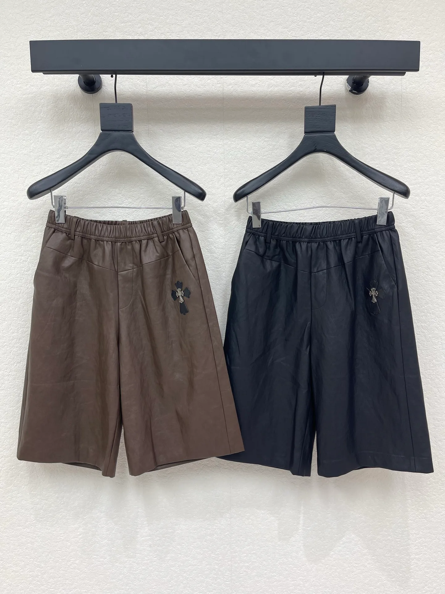Women's Shorts CHROME HEARTS 18017073