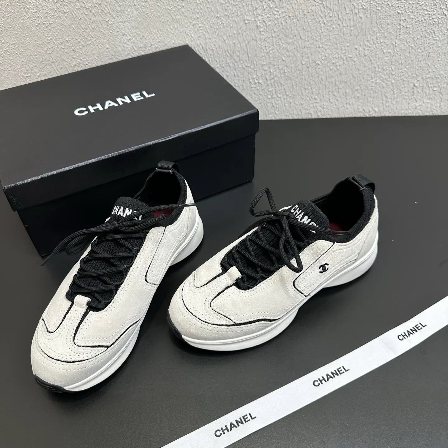 Women's Sneakers CHANEL 17934452