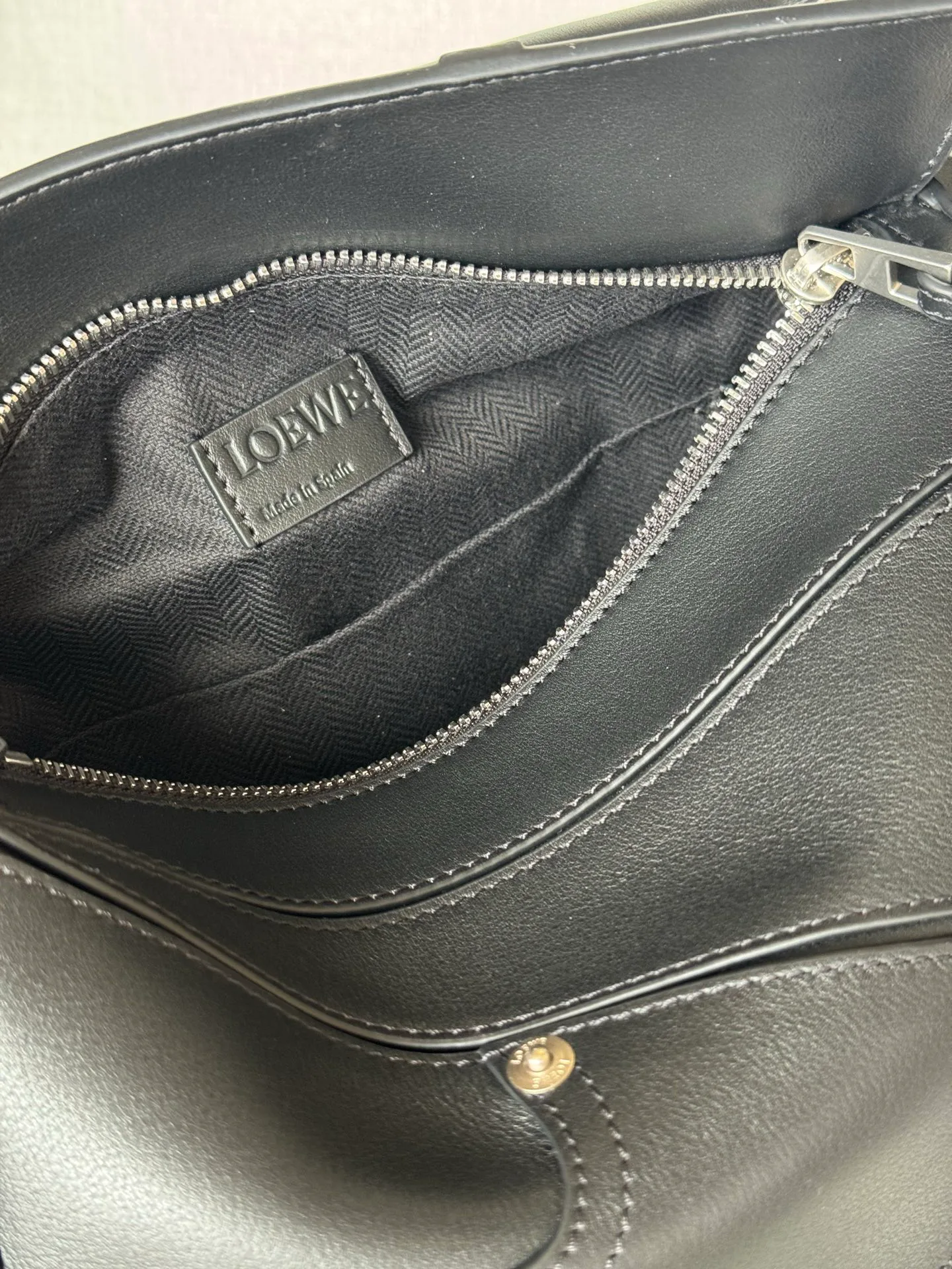 Women's Classic Handbags LOEWE 17937889