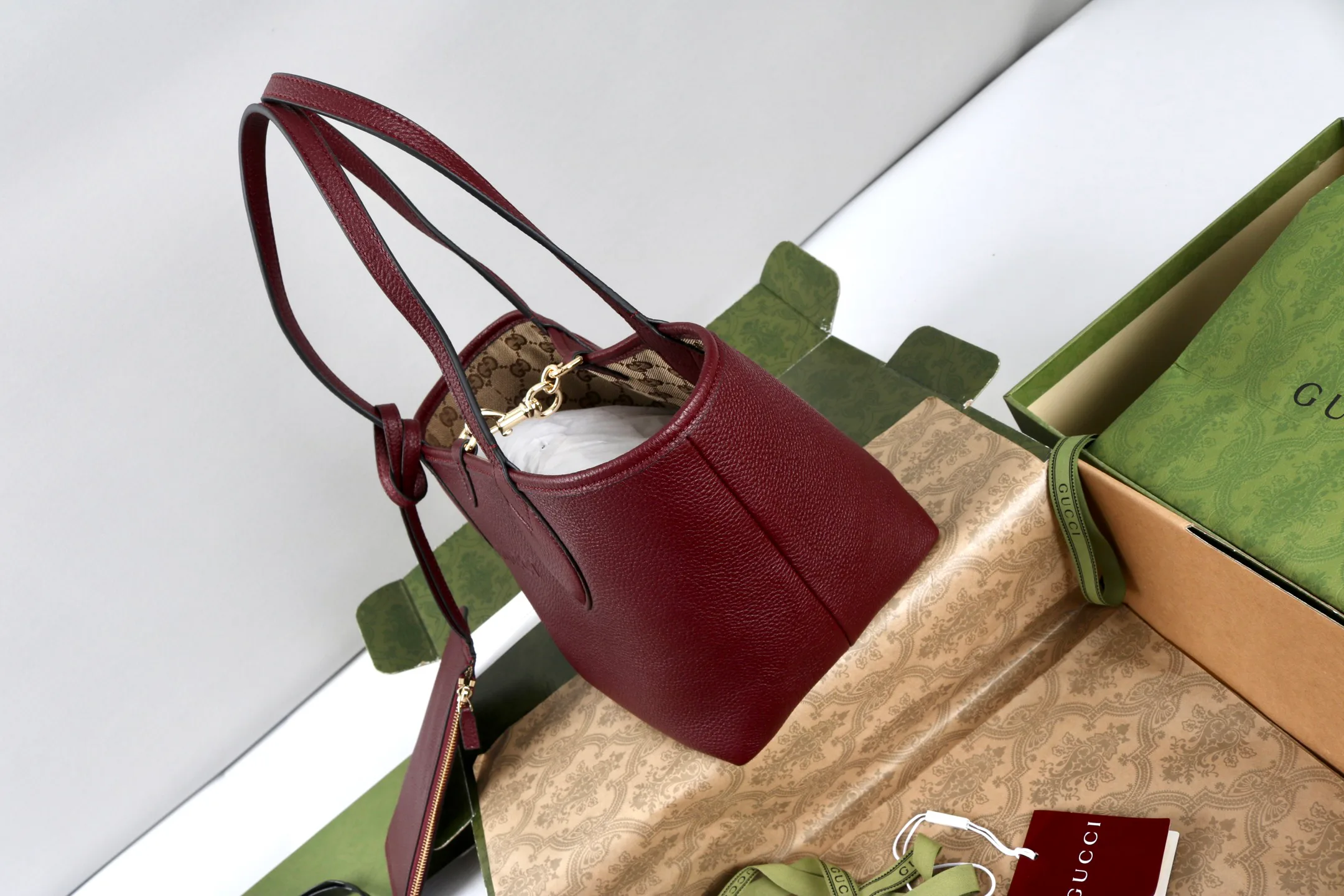 Women's Classic Handbags GUCCI 18404554