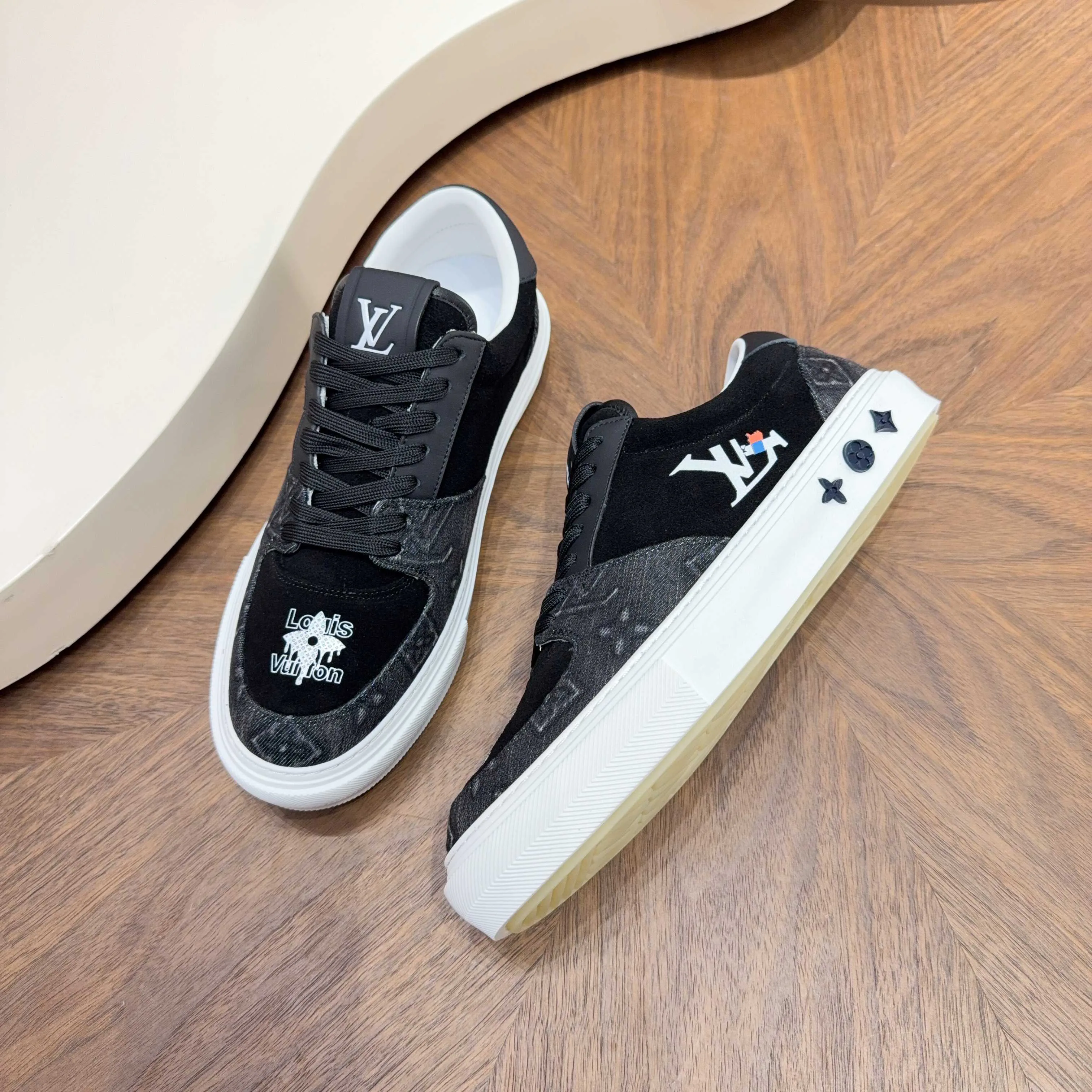 Men's Sneakers LOUIS VUITTON 17921396
