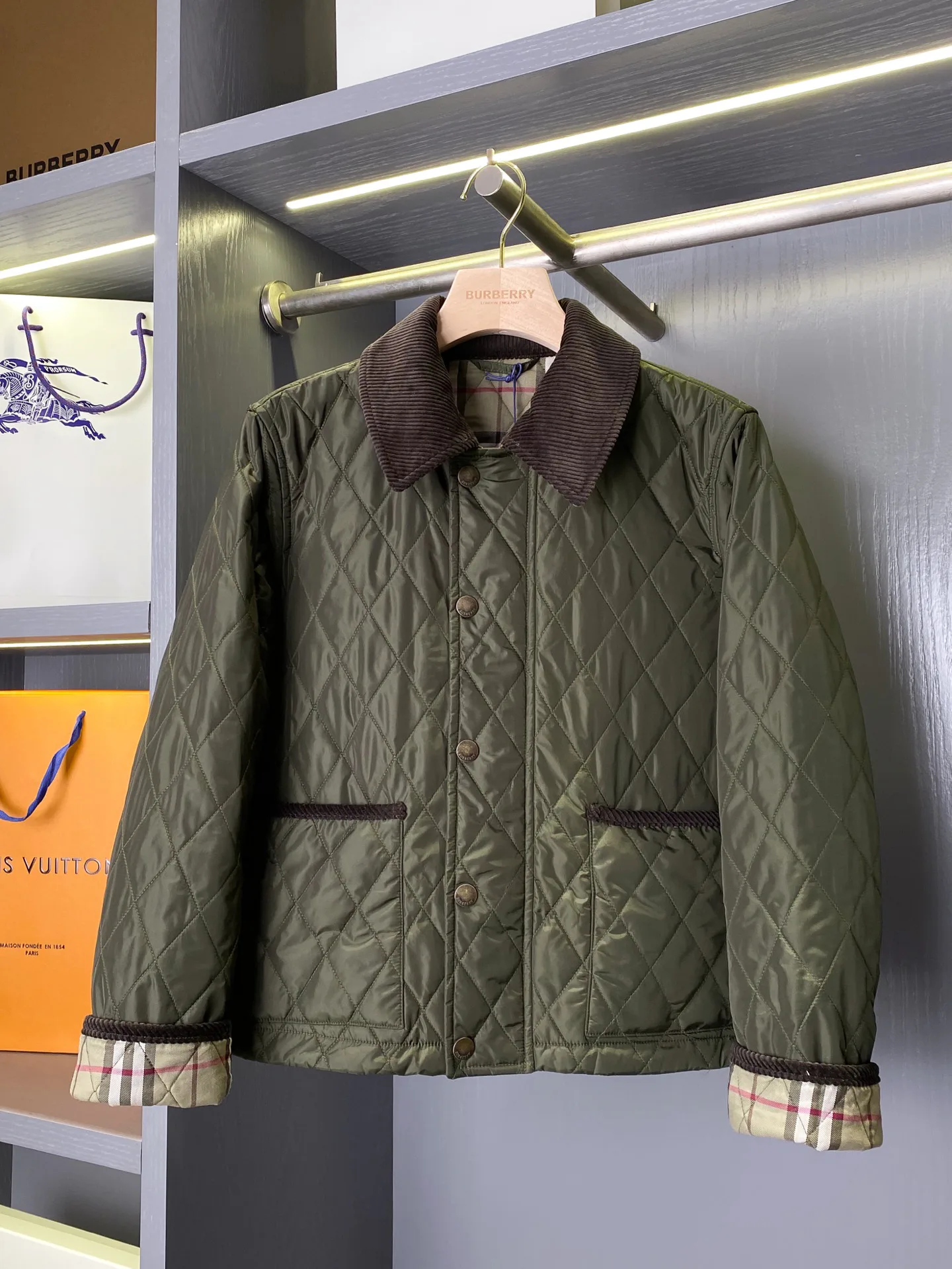 Women's Jackets And Down Jackets BURBERRY 18513002