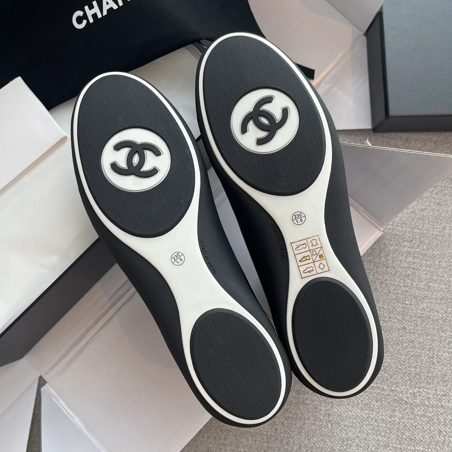 Women's Ballet Flats CHANEL 18066376