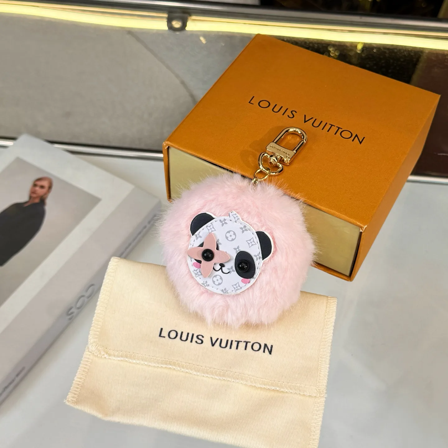 Key Cases LOUIS VUITTON 18013786