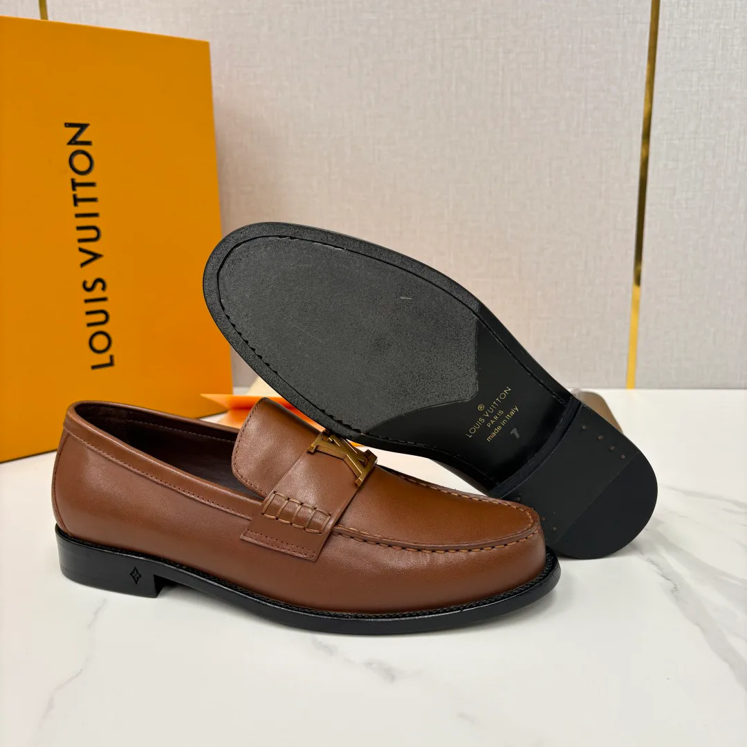 Men's Loafers And Dress Shoes LOUIS VUITTON 18139702