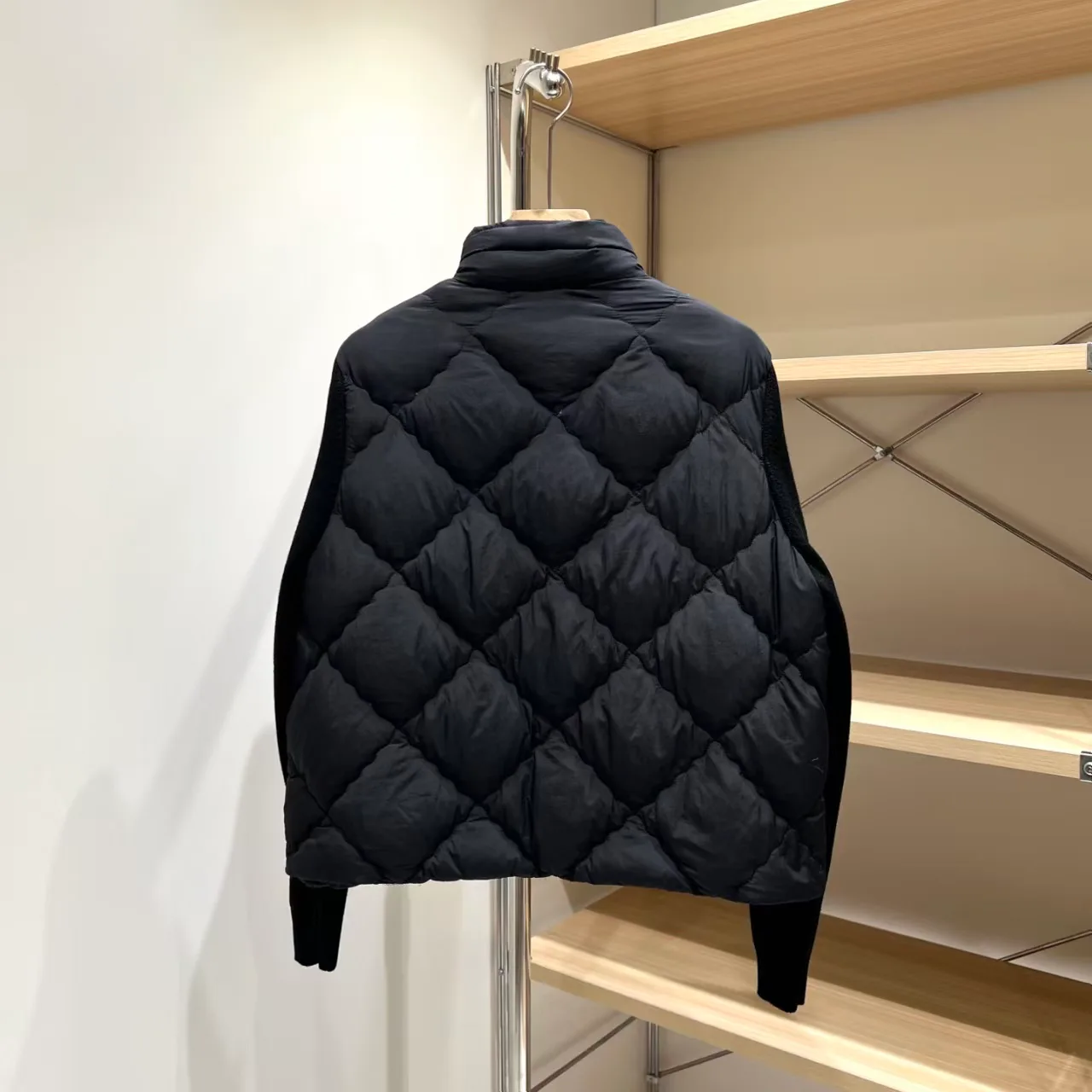 Women's Jackets And Down Jackets MONCLER 18131411