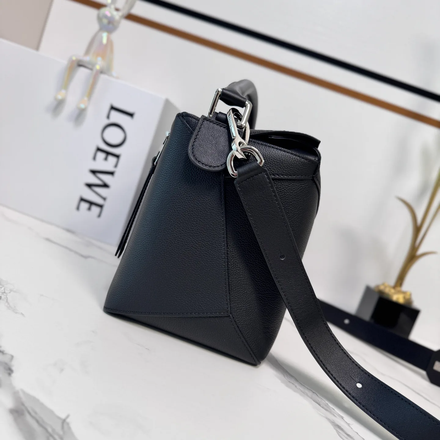 Women's Classic Handbags LOEWE 18030346