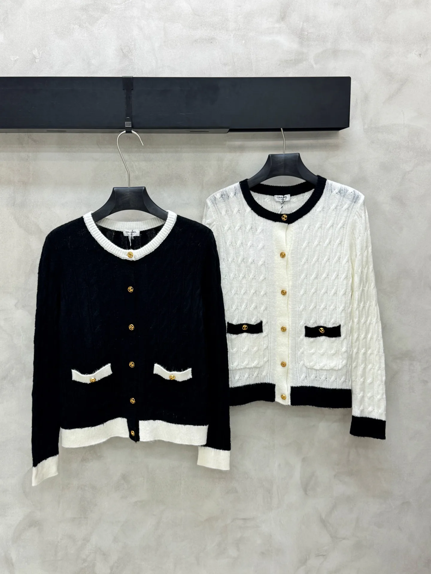 Women's Jumpers And Sweaters CHANEL 18130960