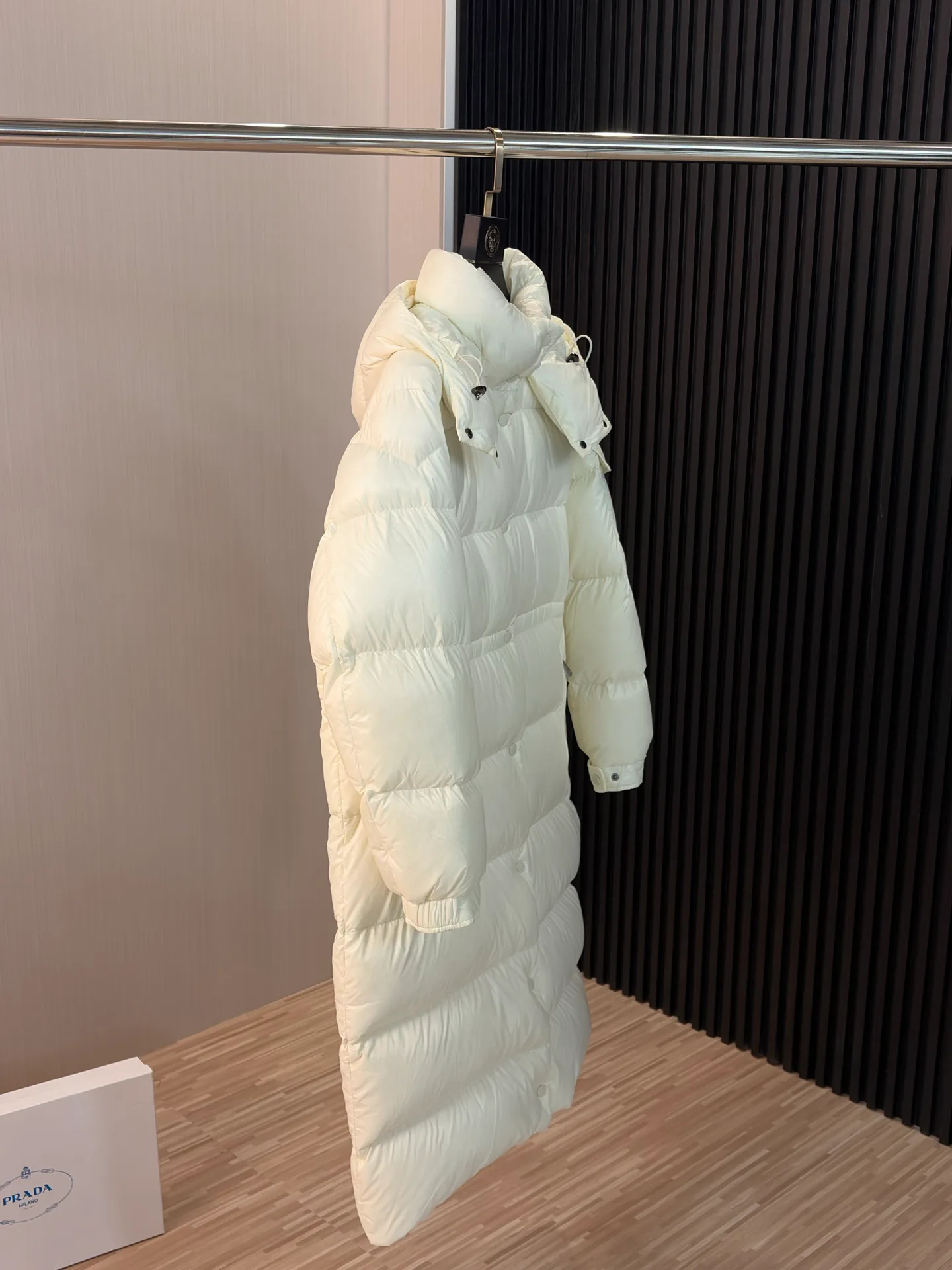 Women's Jackets And Down Jackets MONCLER 18491621