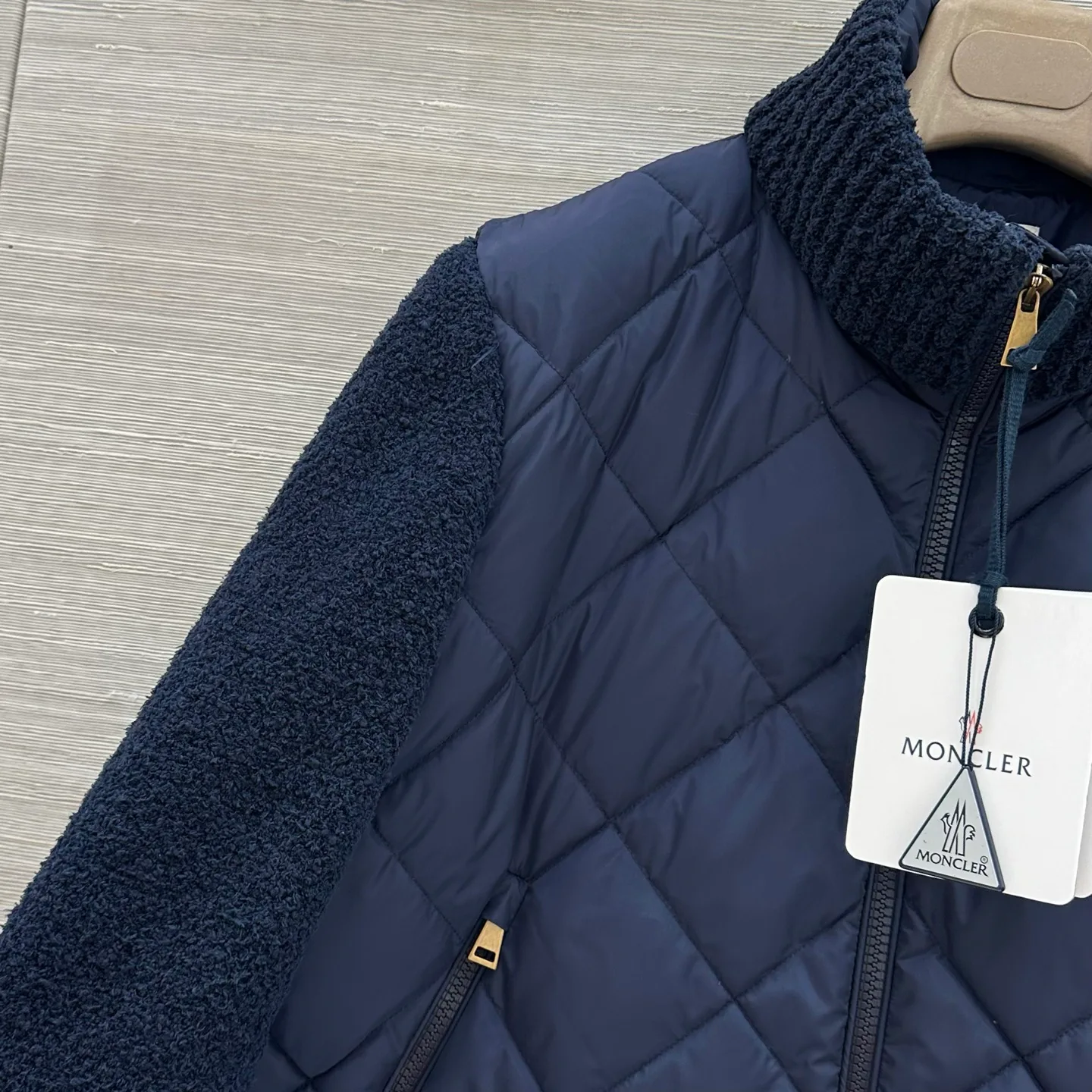 Women's Jackets And Down Jackets MONCLER 18175832