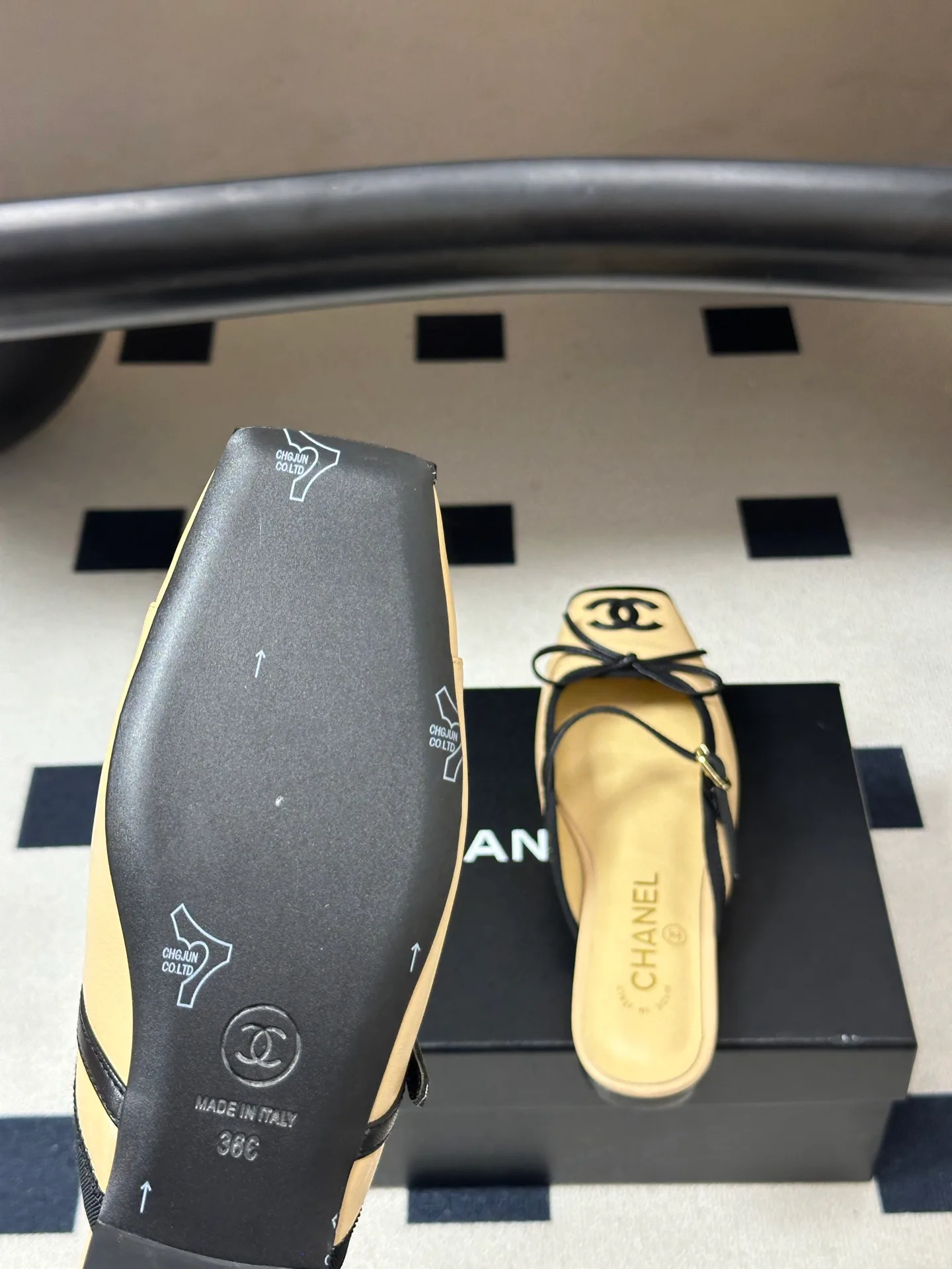 Women's Mules And Clogs CHANEL 17338407