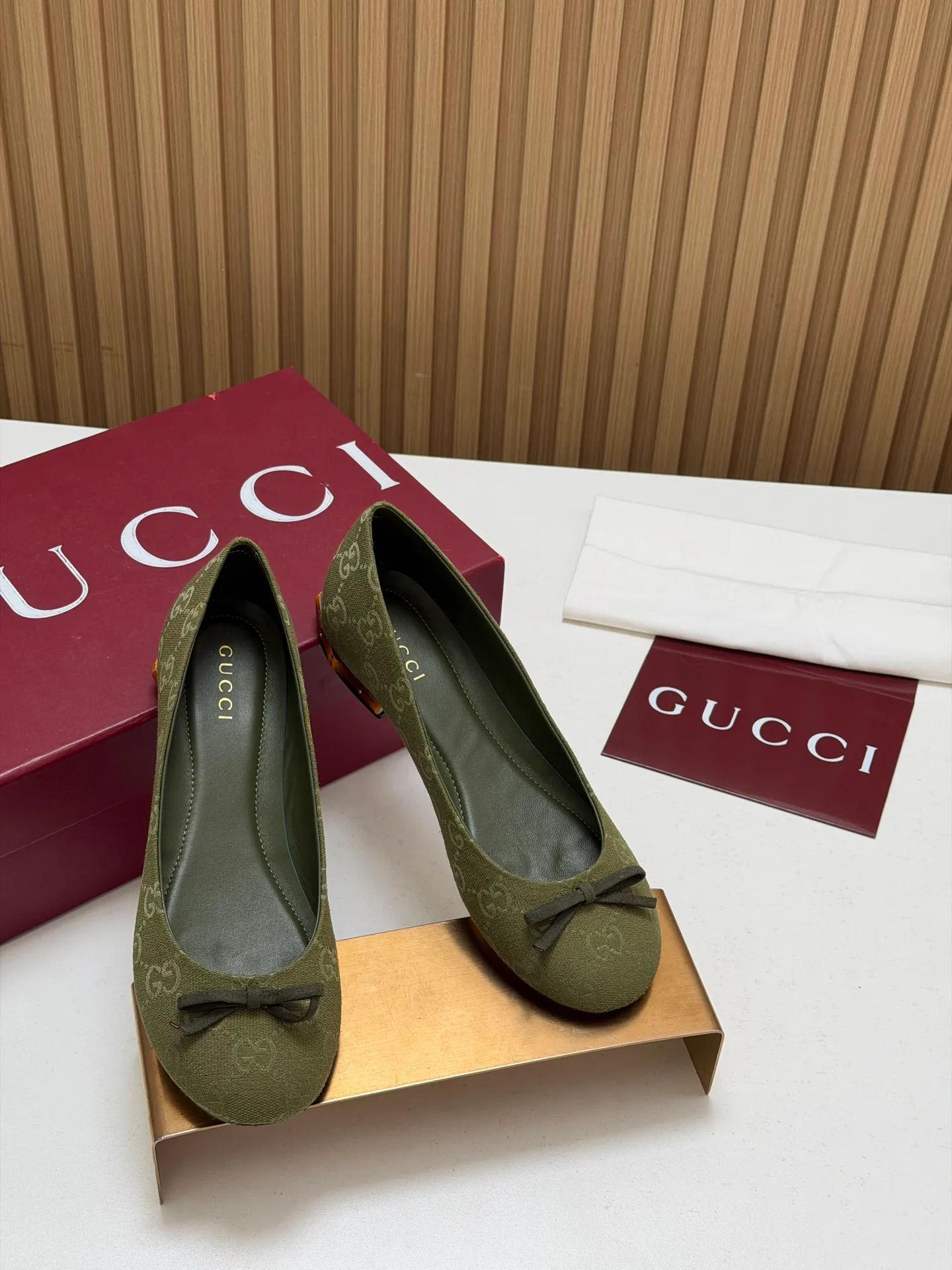 Women's Ballet Flats GUCCI 18396254