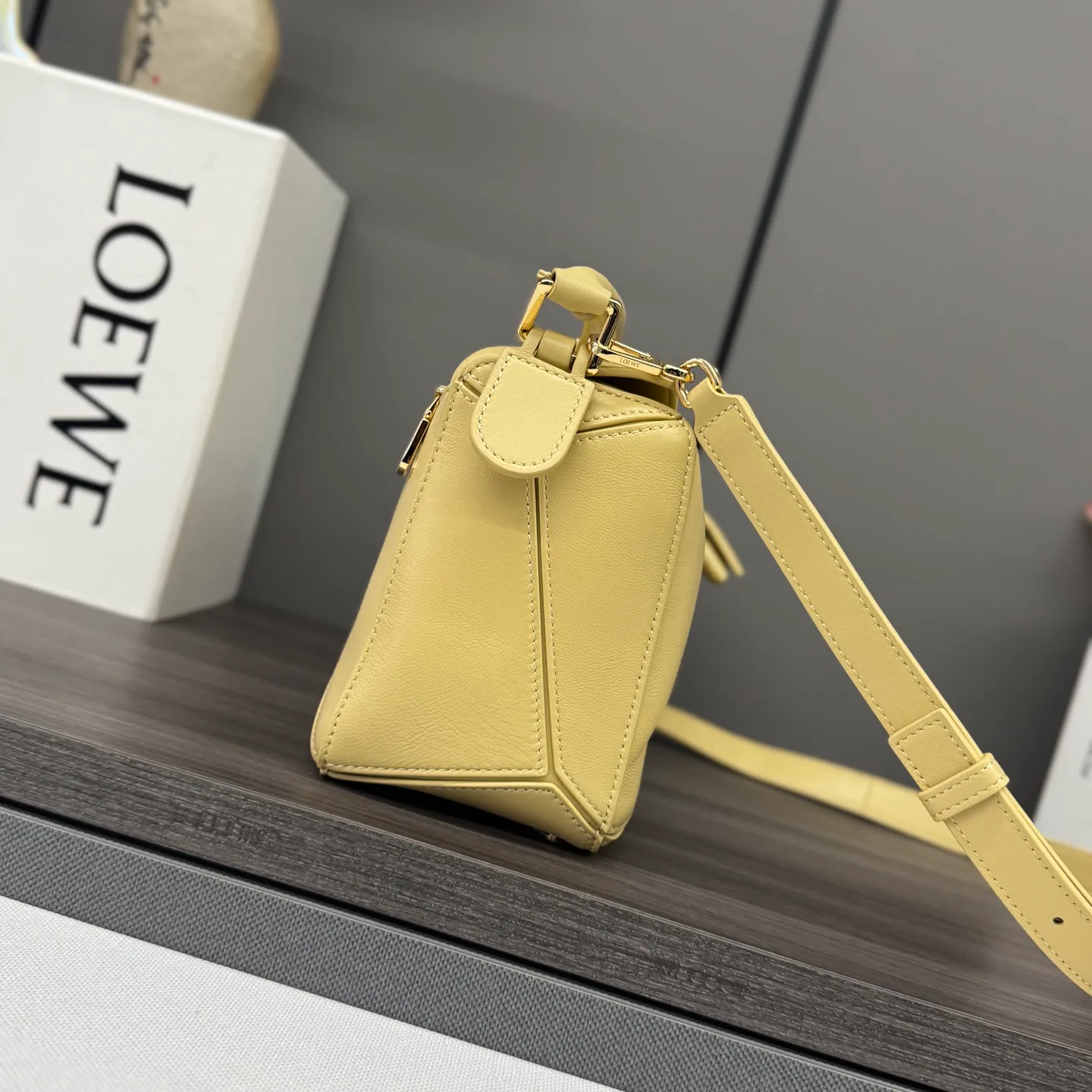 Women's Classic Handbags LOEWE 17270386