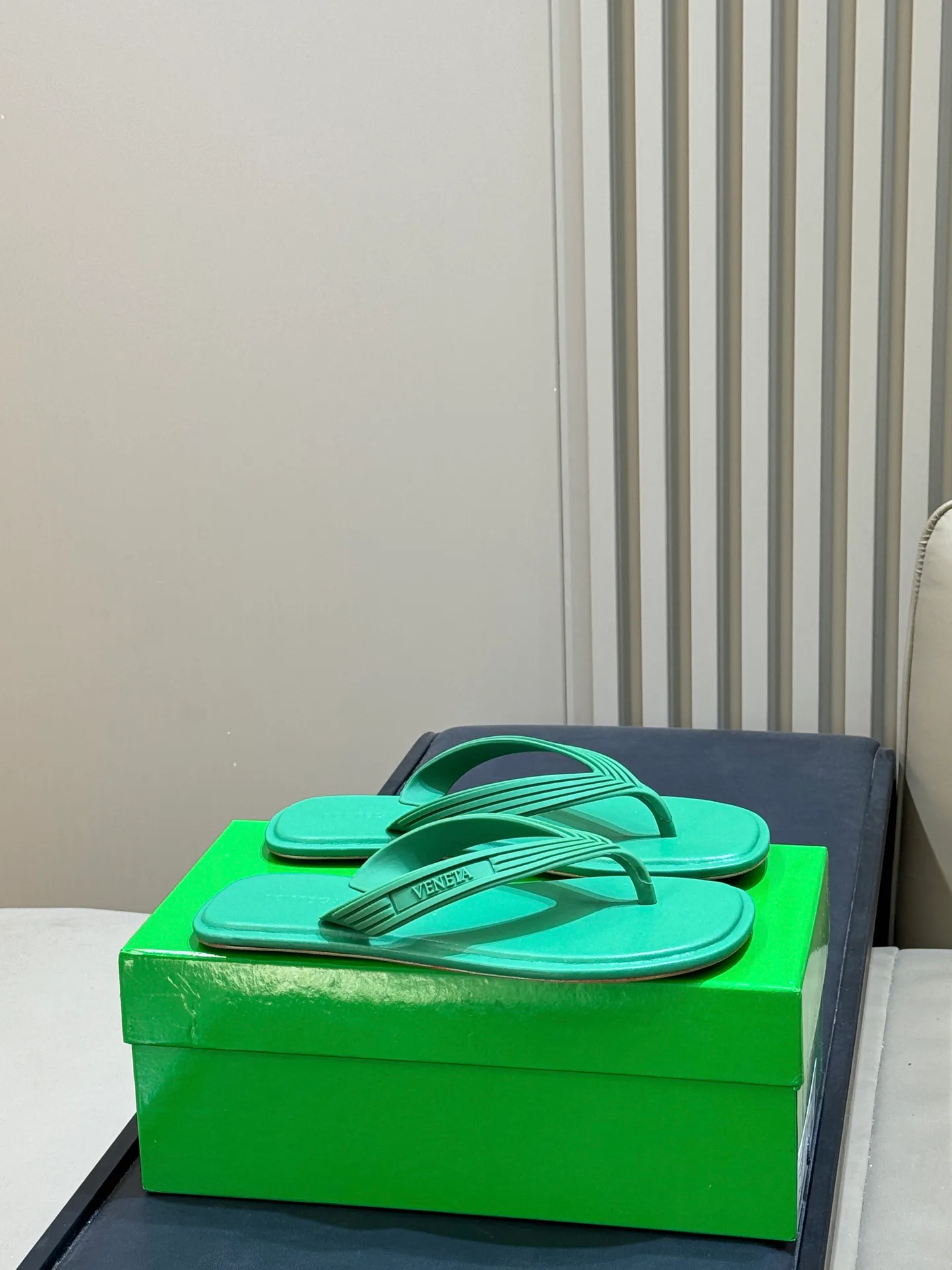 Women's Flip-Flops BOTTEGA VENETA 18073671
