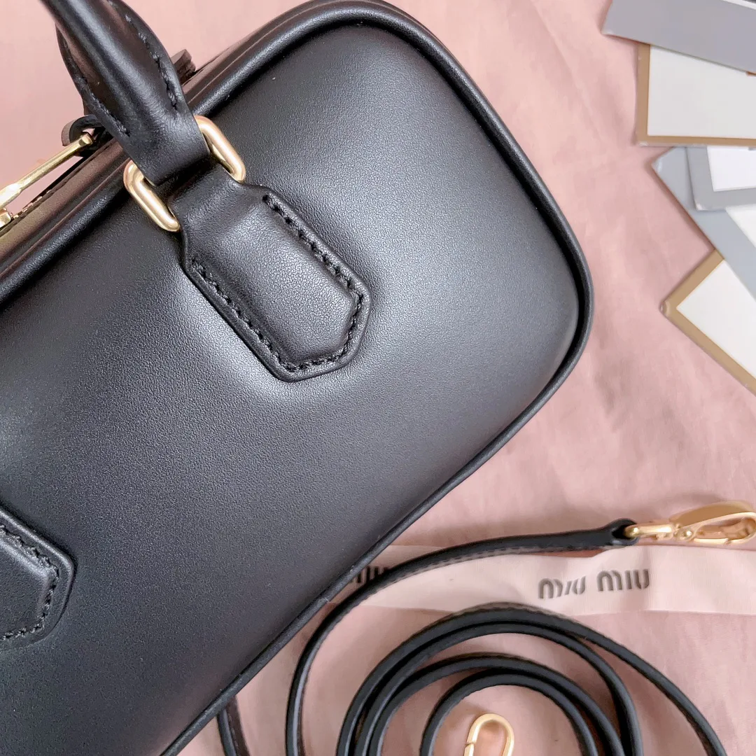 Классические Сумки Женские Miu Miu 18602527