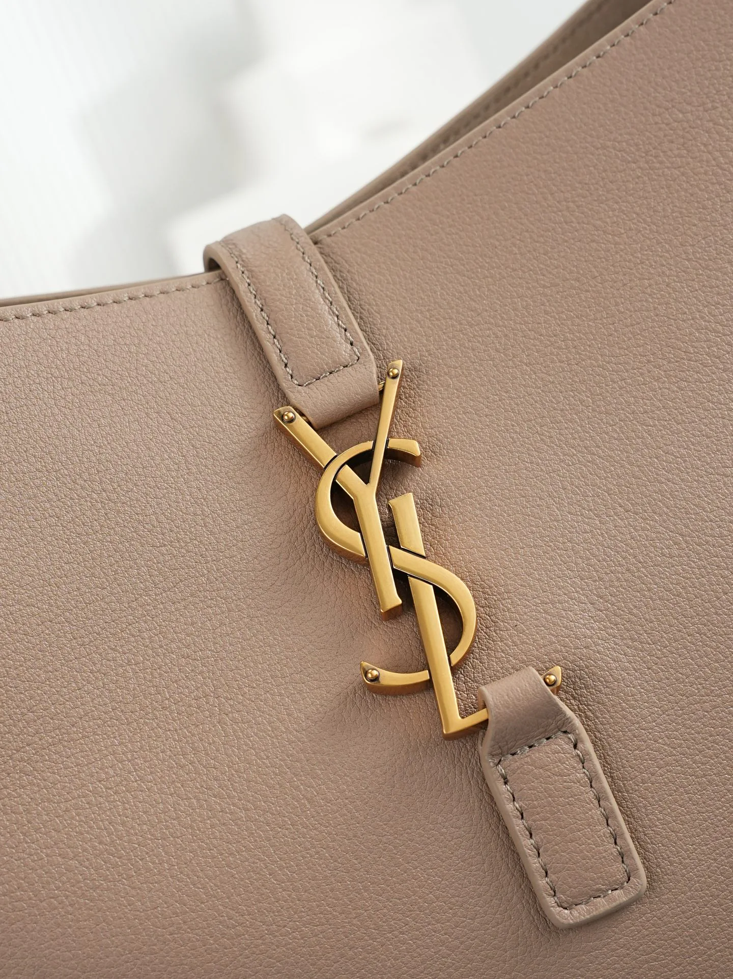 Women's Classic Handbags SAINT LAURENT 18004329