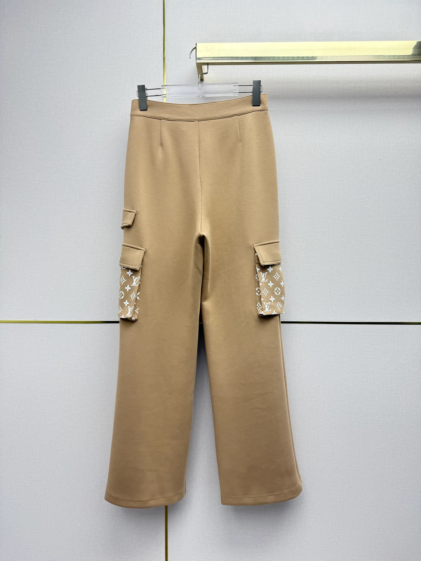 Women's Trousers LOUIS VUITTON 17829220