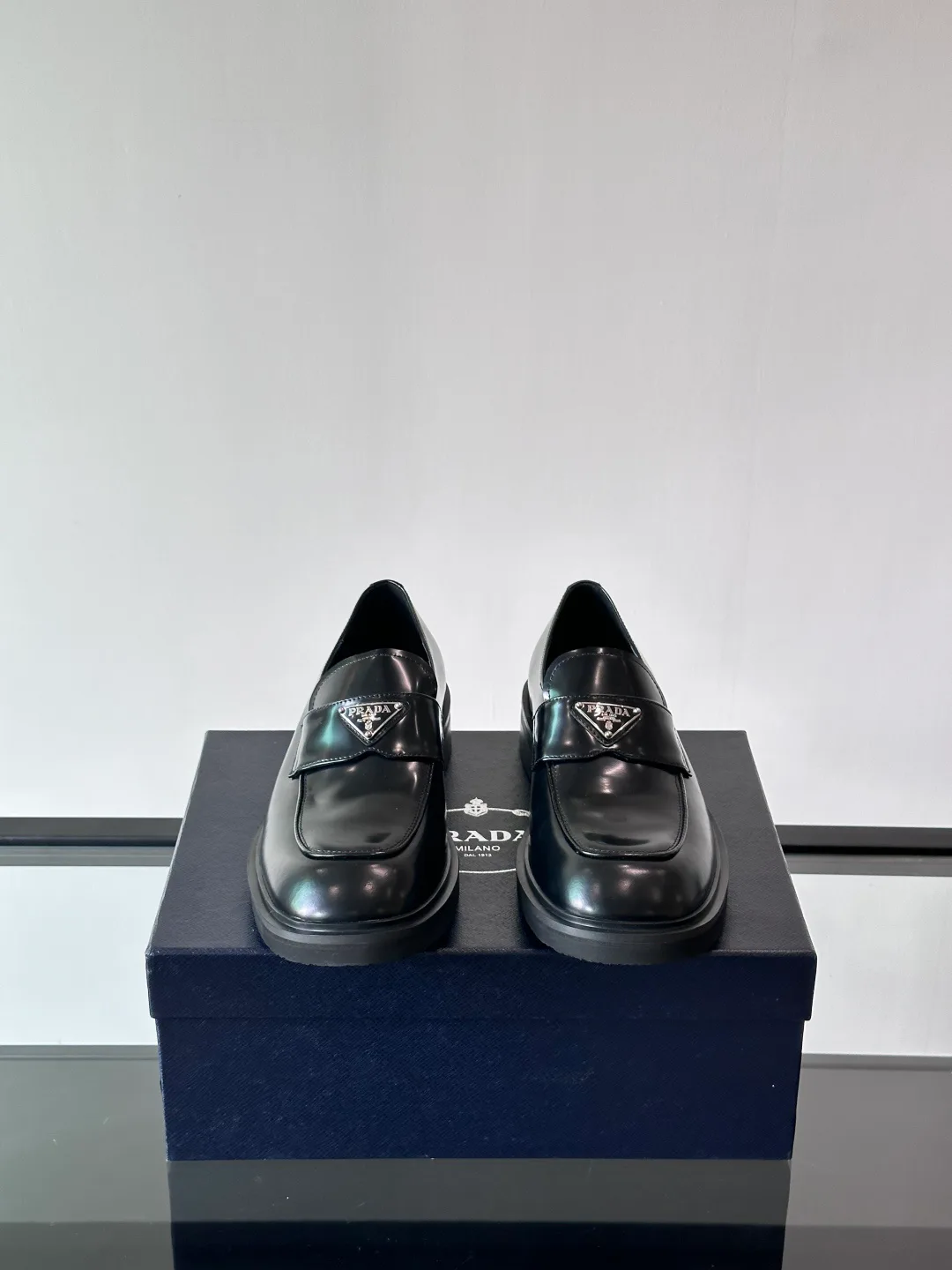 Men's Loafers And Dress Shoes PRADA 17715978