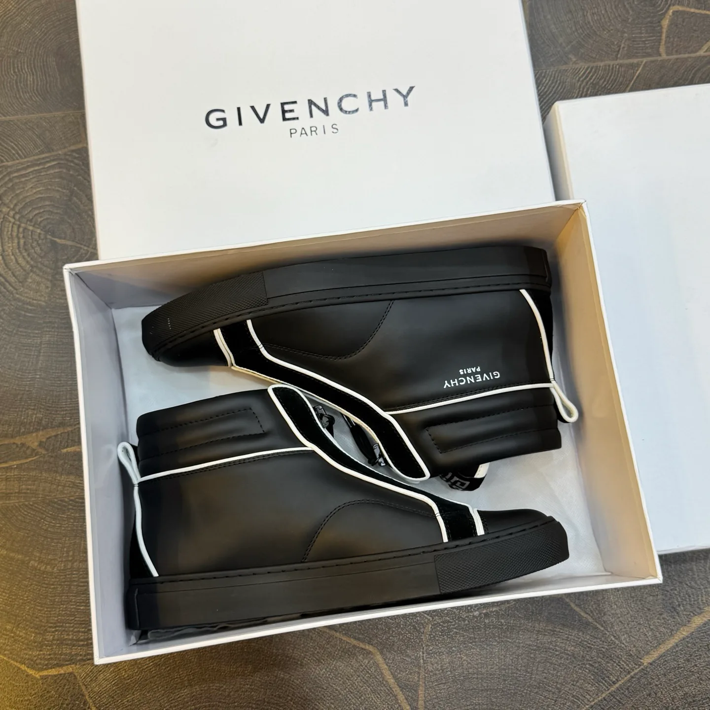 Men's Sneakers GIVENCHY 18267082