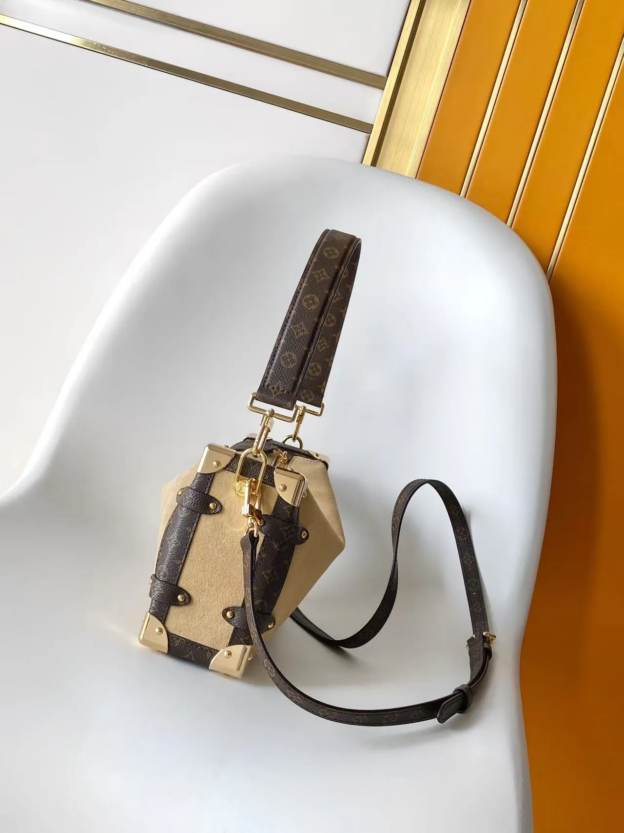 Women's Classic Handbags LOUIS VUITTON 17904121